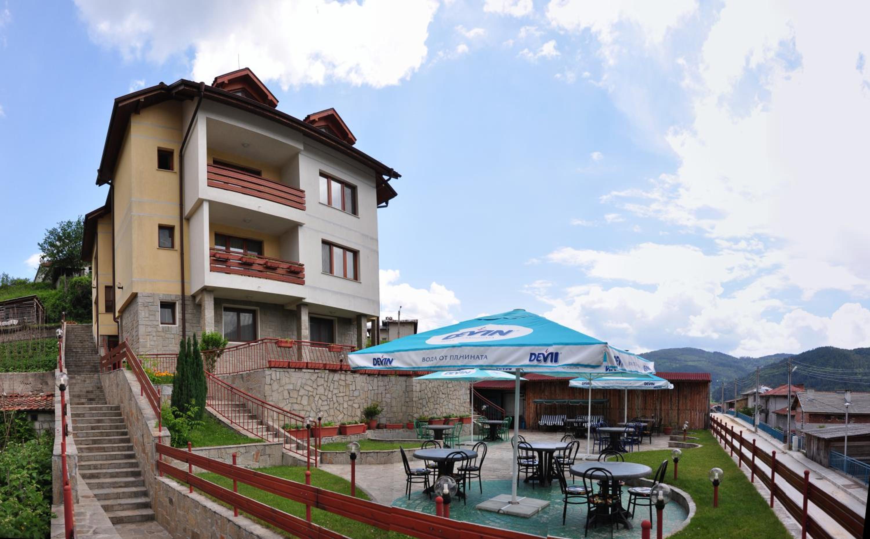 Kris Guest House