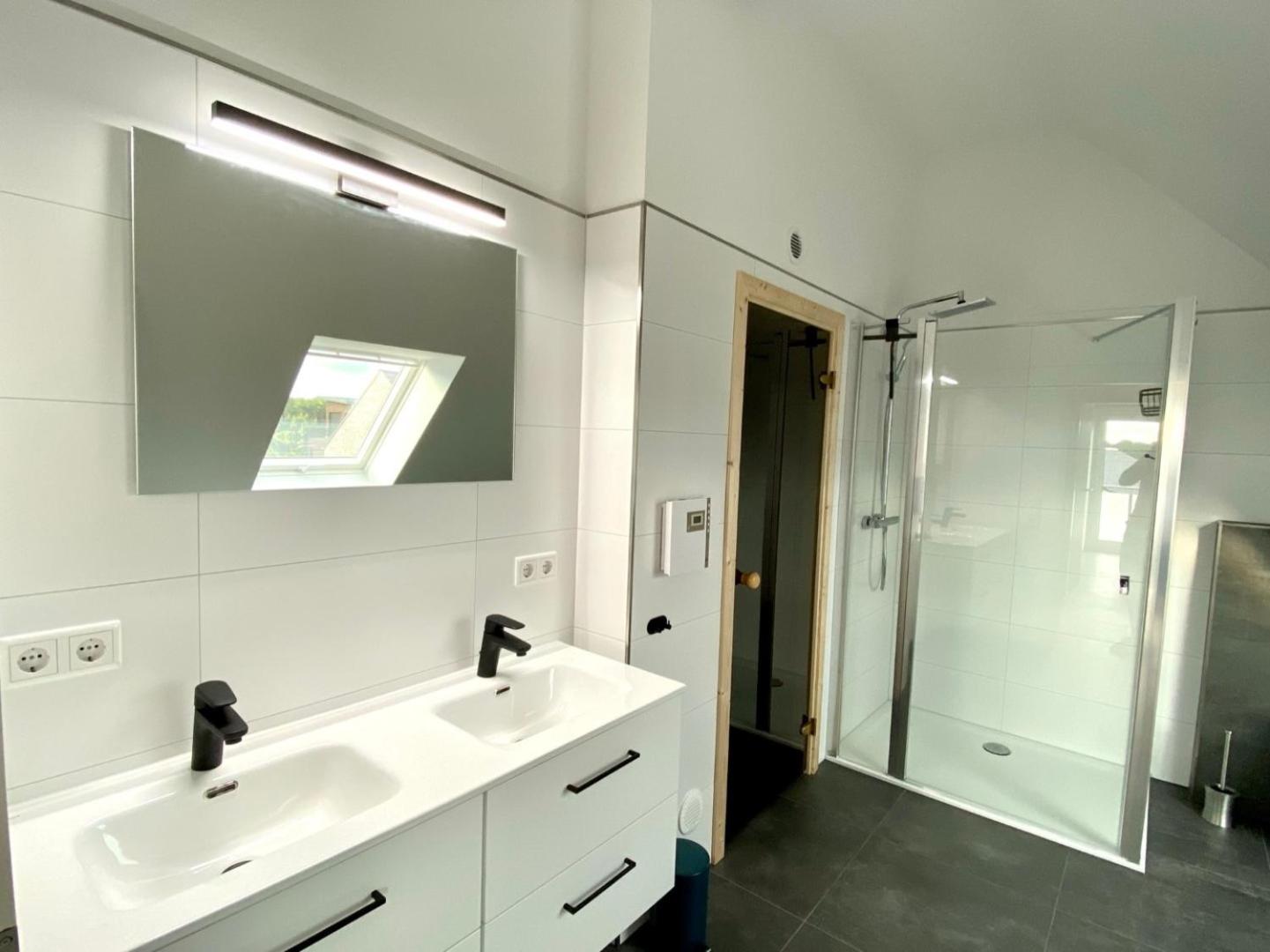 Ferienhaus Panoramadeck am Harkebrügger See mit Sauna und Kamin