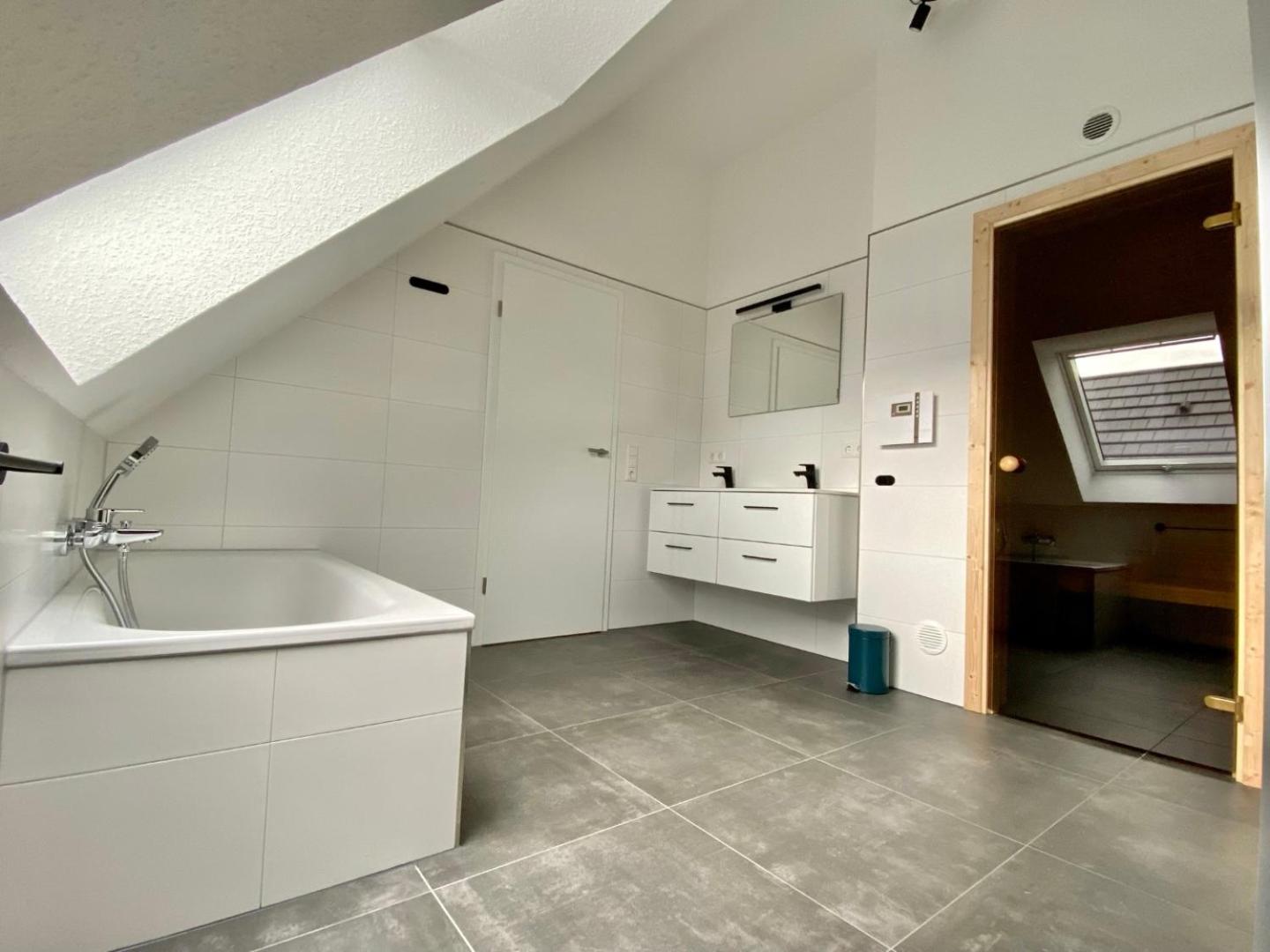 Ferienhaus Panoramadeck am Harkebrügger See mit Sauna und Kamin