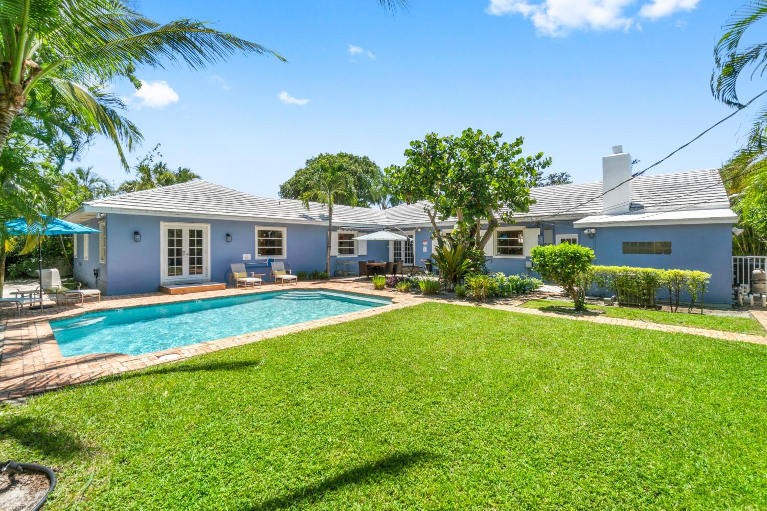 Spanish Style- Heated Saltwater Pool/grill, Min to Beach & Atlantic