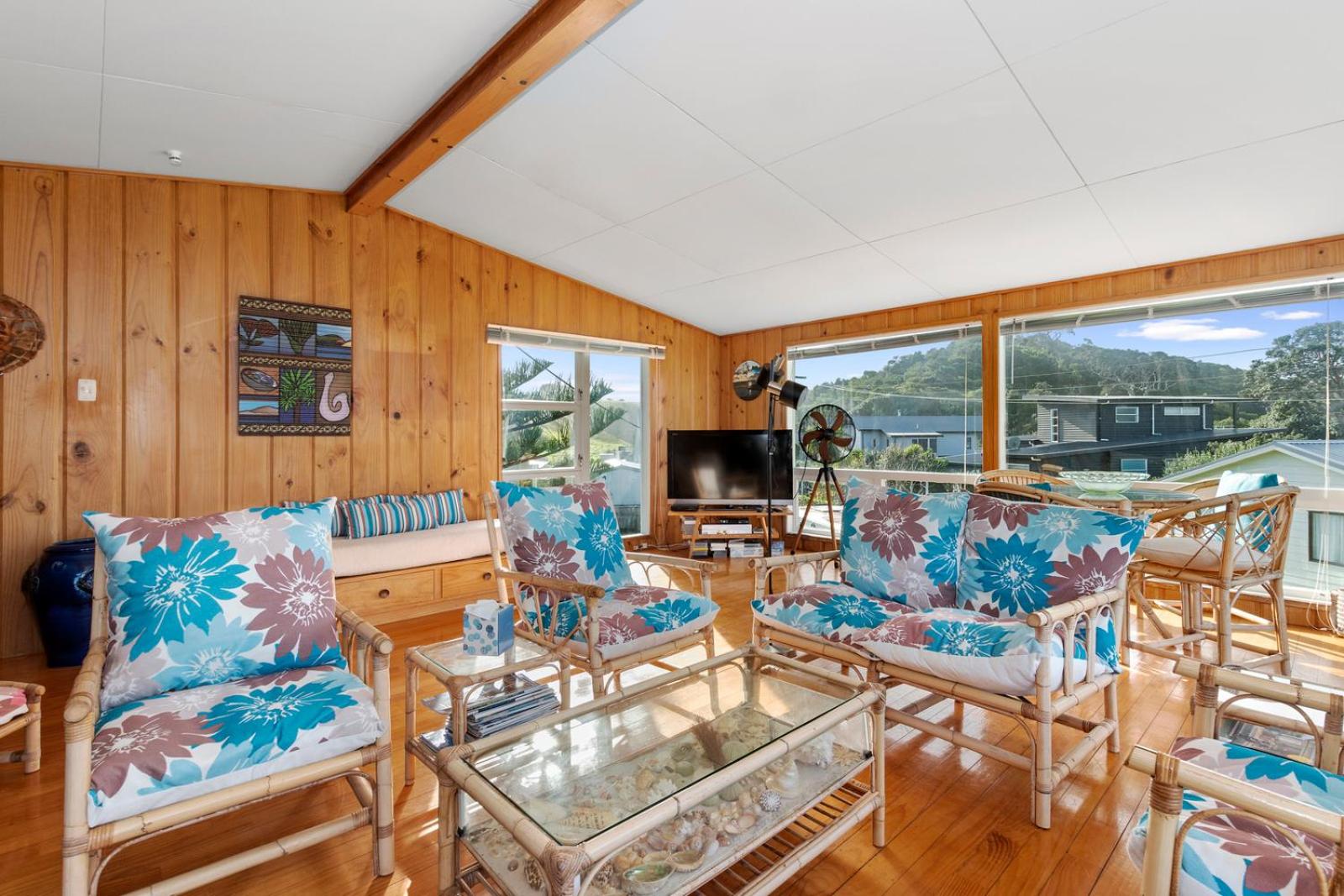 Matapouri Magic - Matapouri Holiday Home view 3