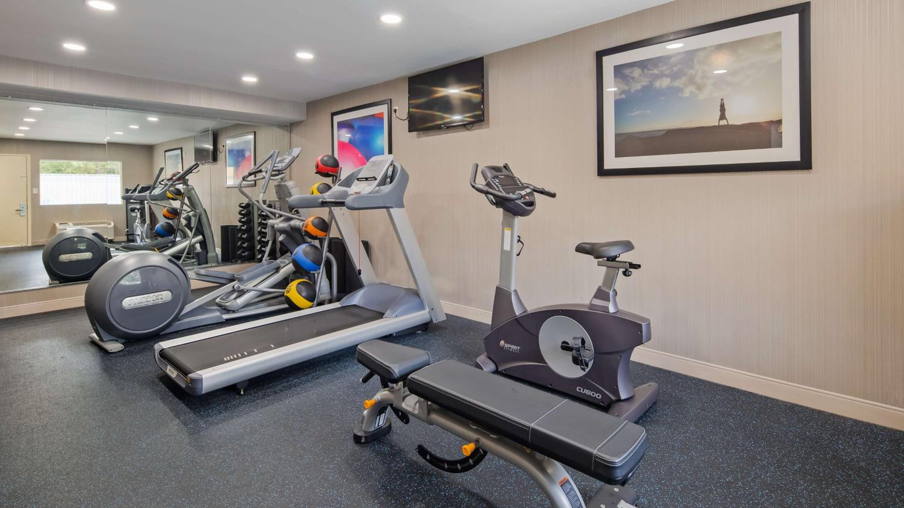 Annapolis Vacations - Best Western Annapolis - Property Image 2