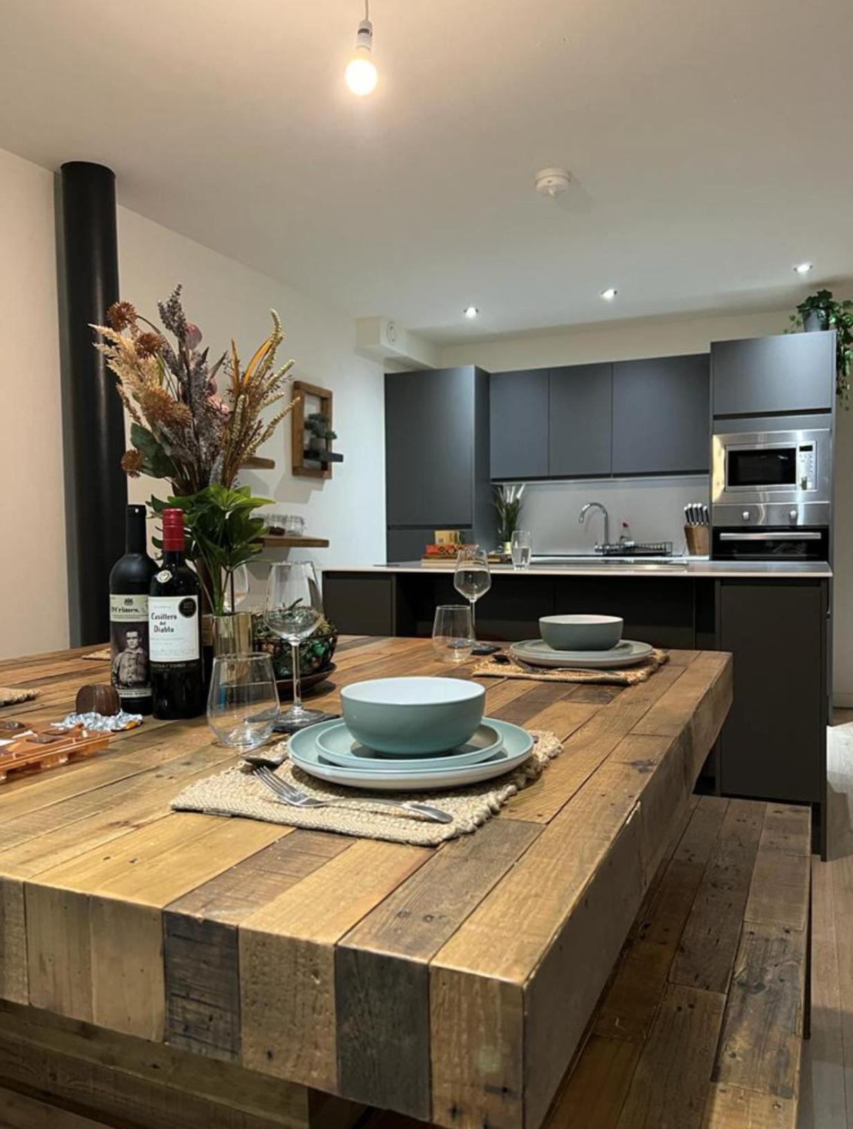 REFURBISHED MAY 2026 - EXCLUSIVE and MODERN Bradford City Centre- 85" Cinema TV view 2