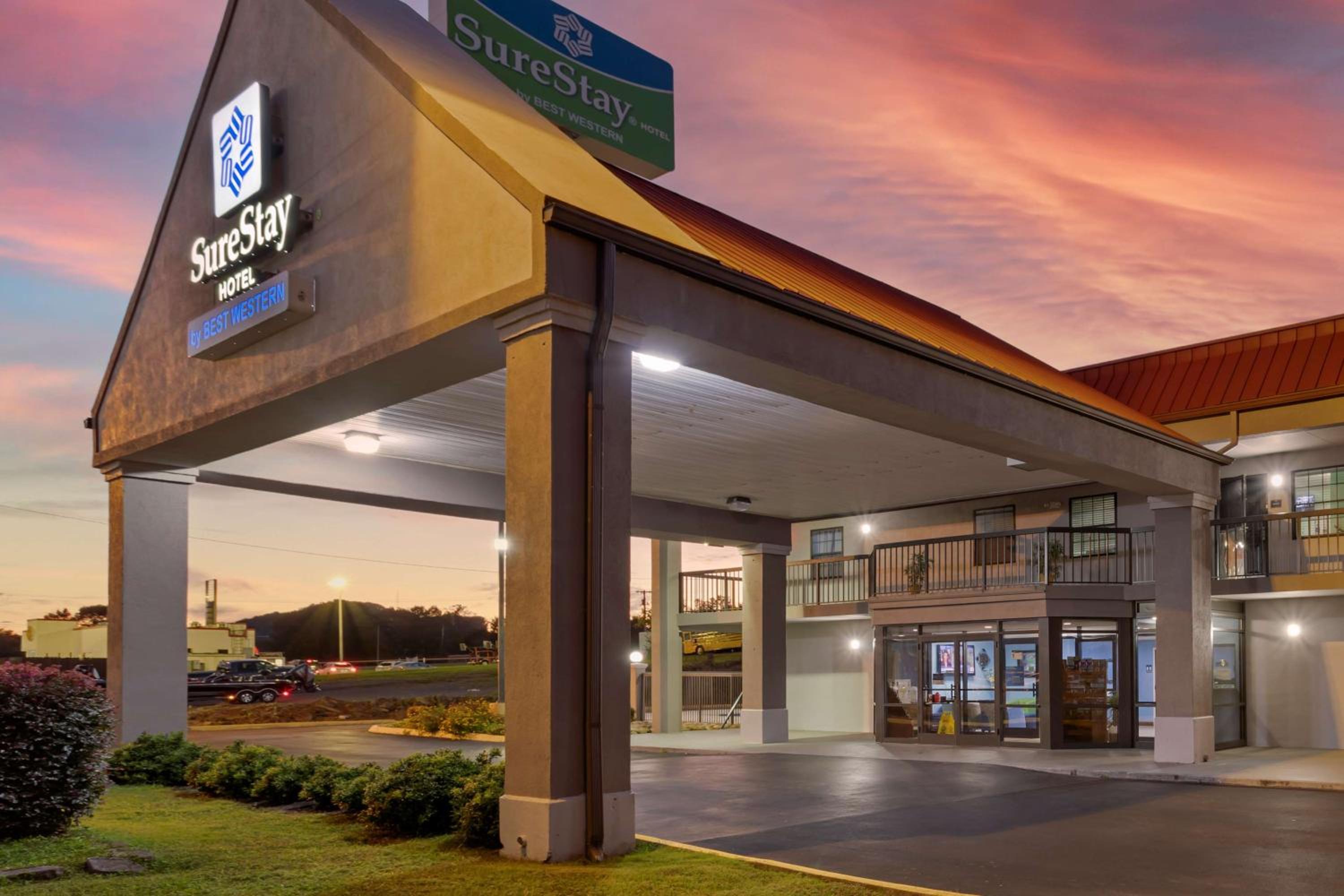 Lenoir City Vacations - SureStay Hotel by Best Western Lenoir City - Property Image 27