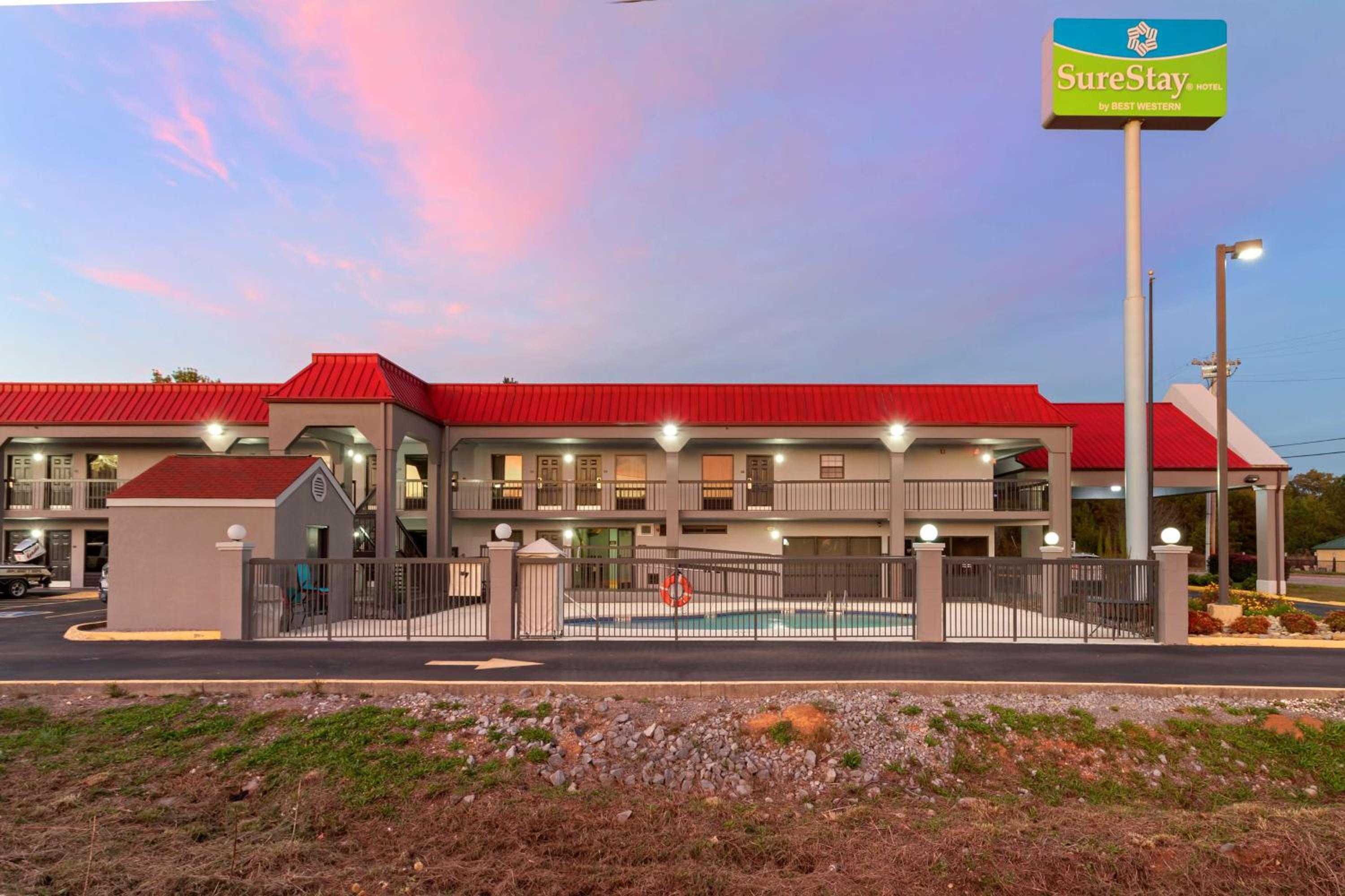 Lenoir City Vacations - SureStay Hotel by Best Western Lenoir City - Property Image 15