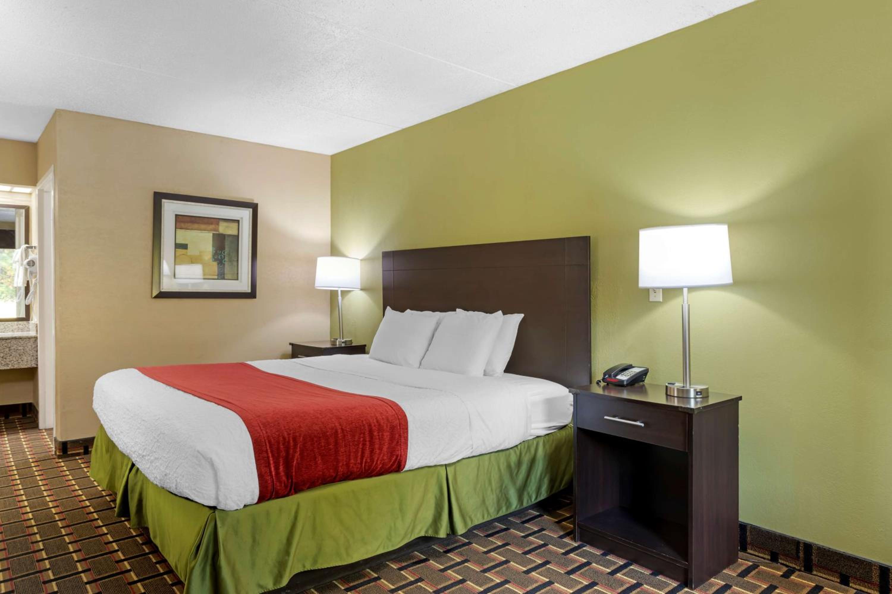 Lenoir City Vacations - SureStay Hotel by Best Western Lenoir City - Property Image 18