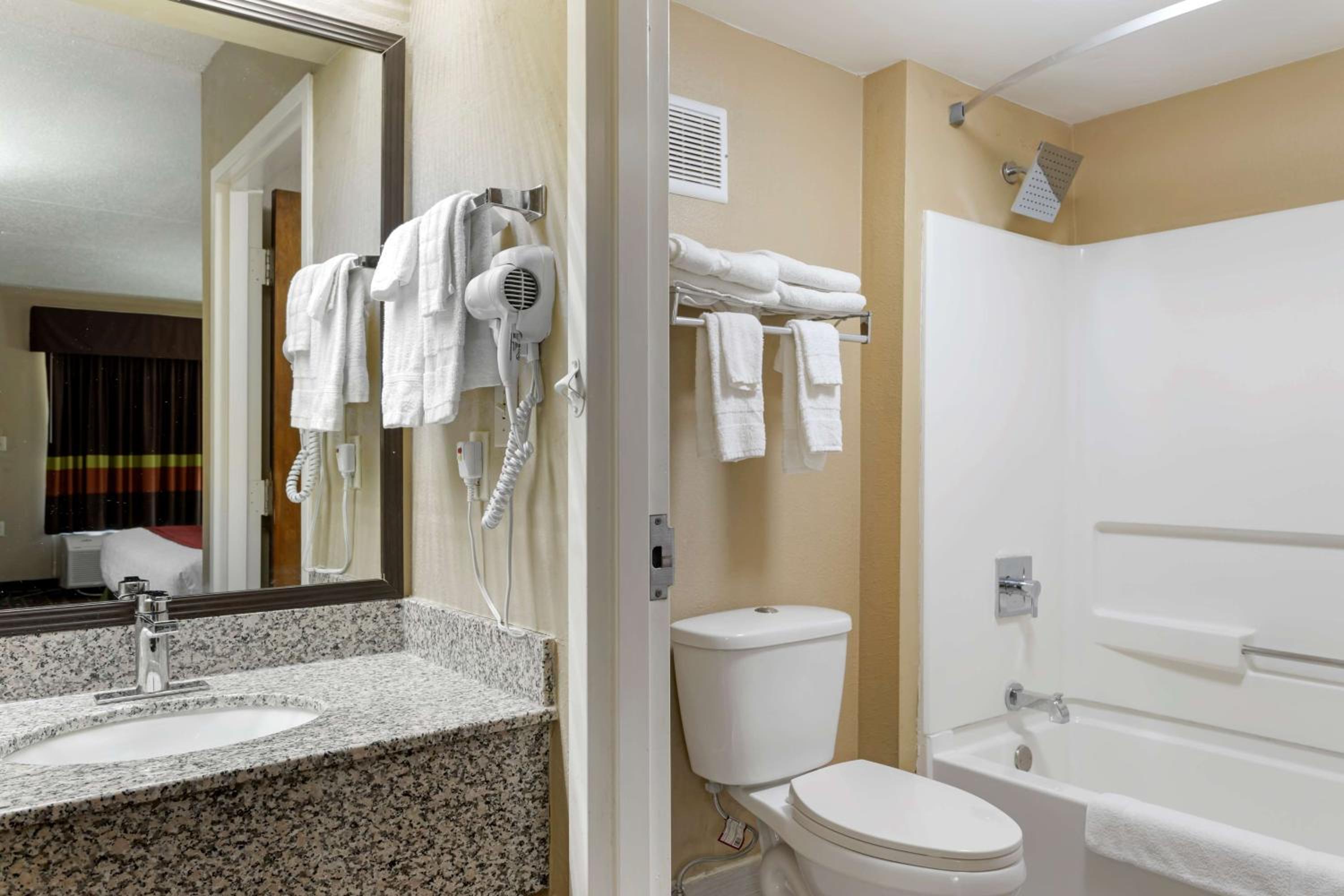 Lenoir City Vacations - SureStay Hotel by Best Western Lenoir City - Property Image 1