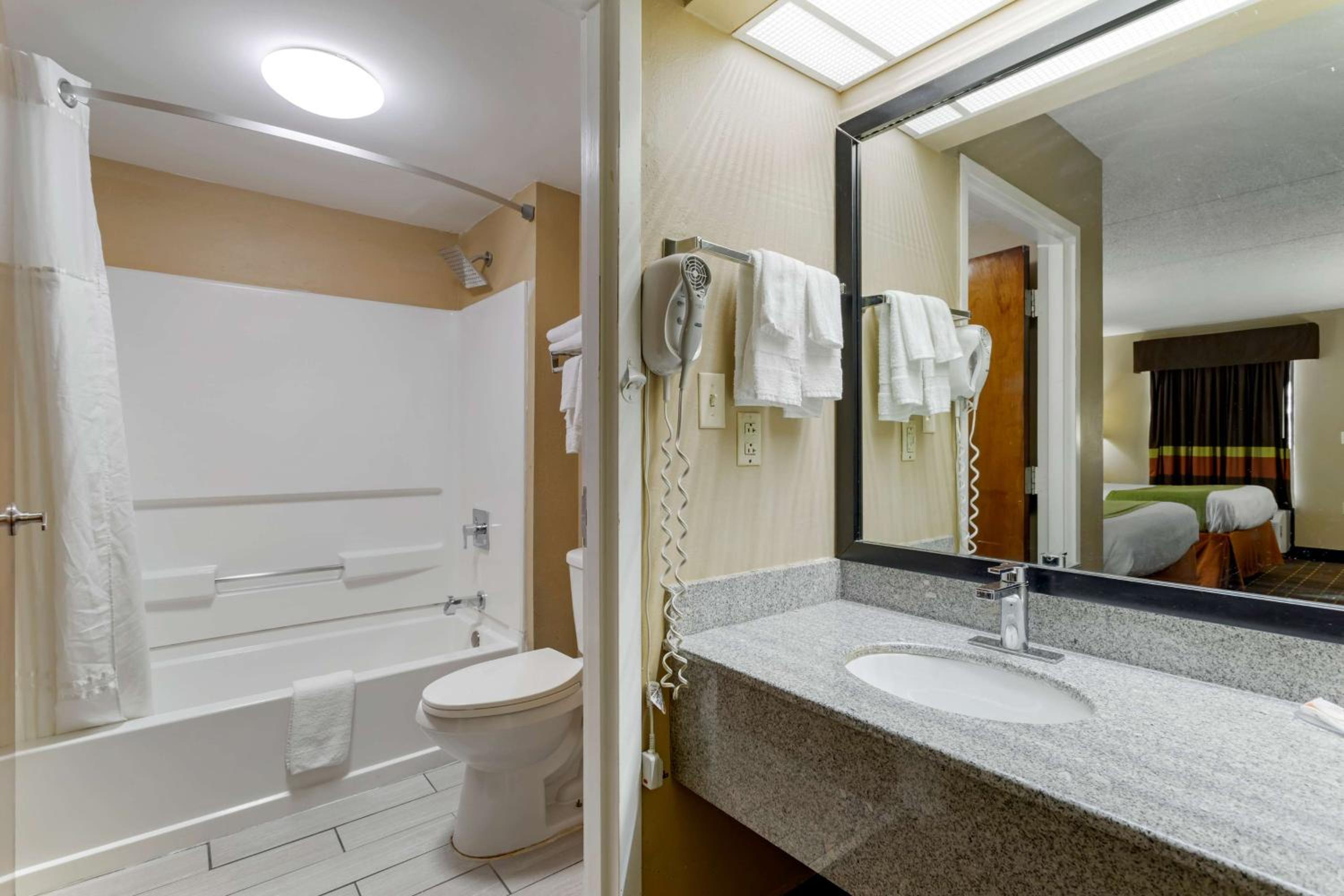 Lenoir City Vacations - SureStay Hotel by Best Western Lenoir City - Property Image 14