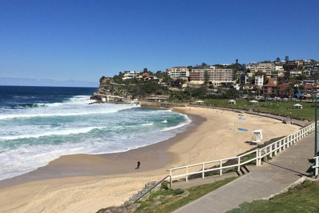 BRON455B - Bronte Beach House with Ocean Views