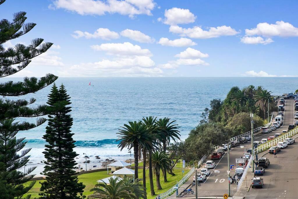 BRON455B - Bronte Beach House with Ocean Views