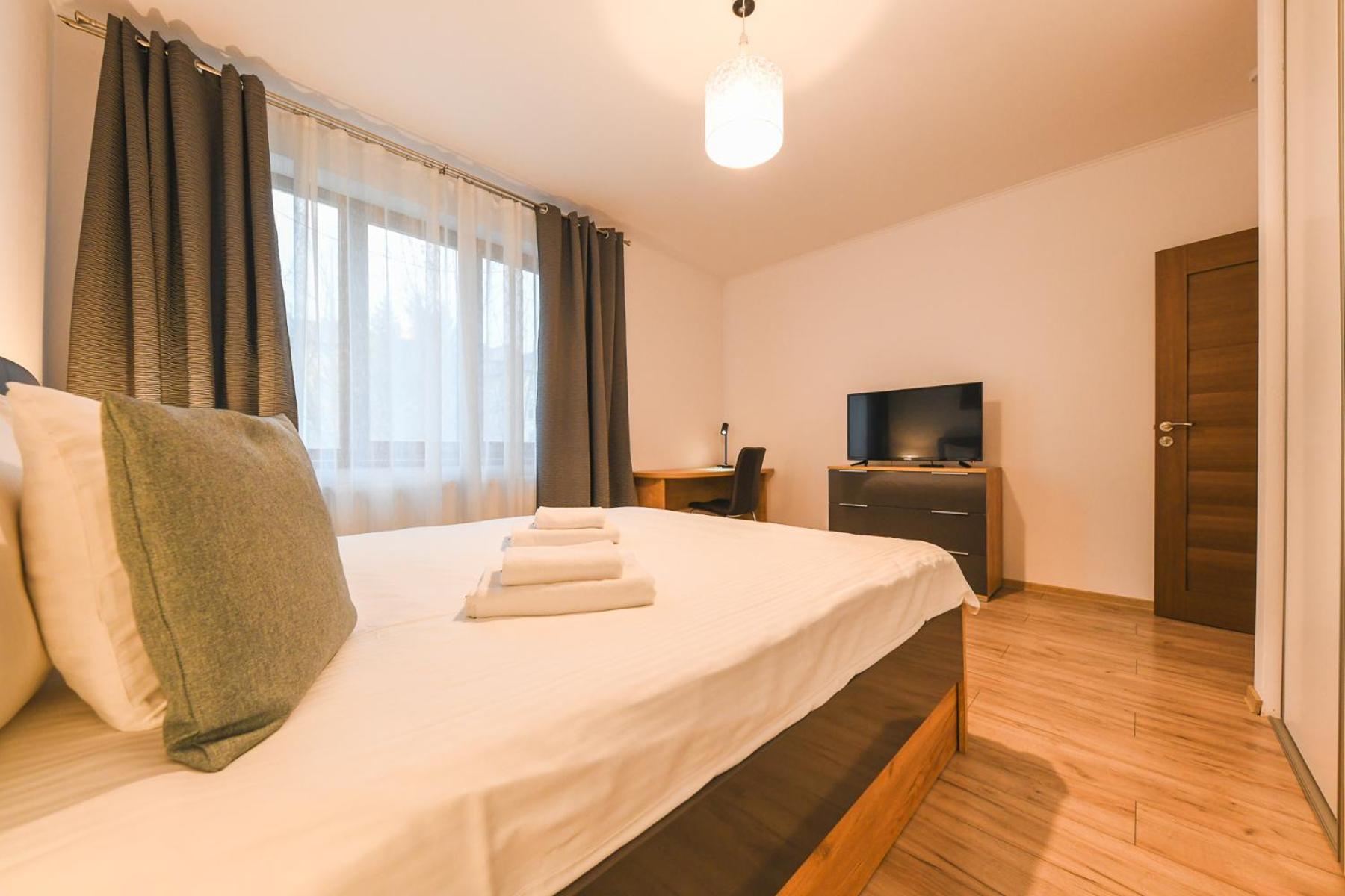 Spacious and Quiet 2 Bedroom Apartment