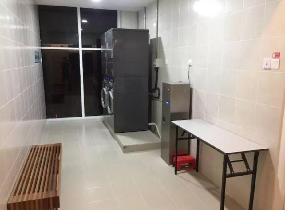 【NETFLIX】Suasana Suites,Nxt to CIQ【PoolGym&WIFI】