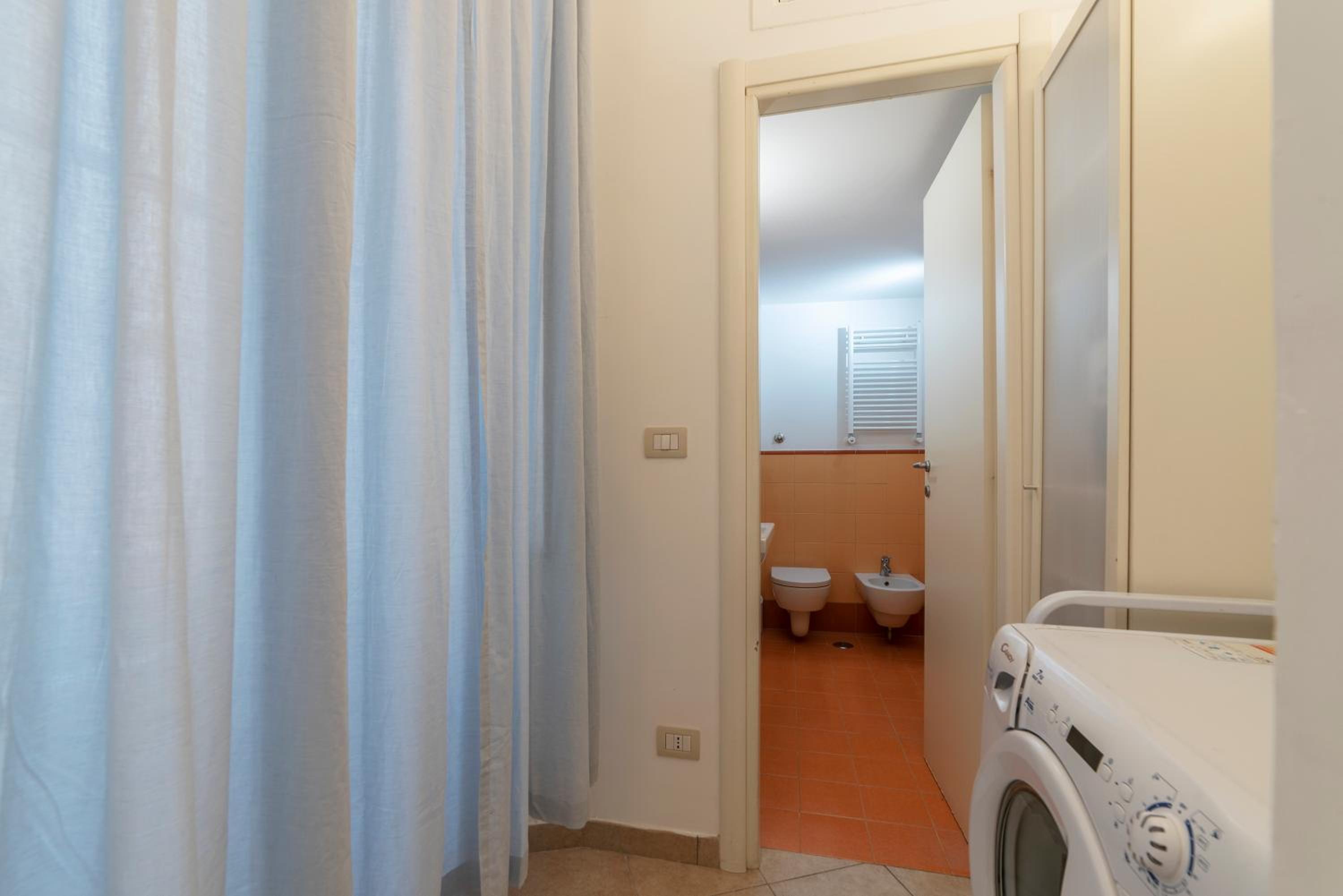 GuestHost - Villa Borghese & Villa Albani Apt — Rome photo 3