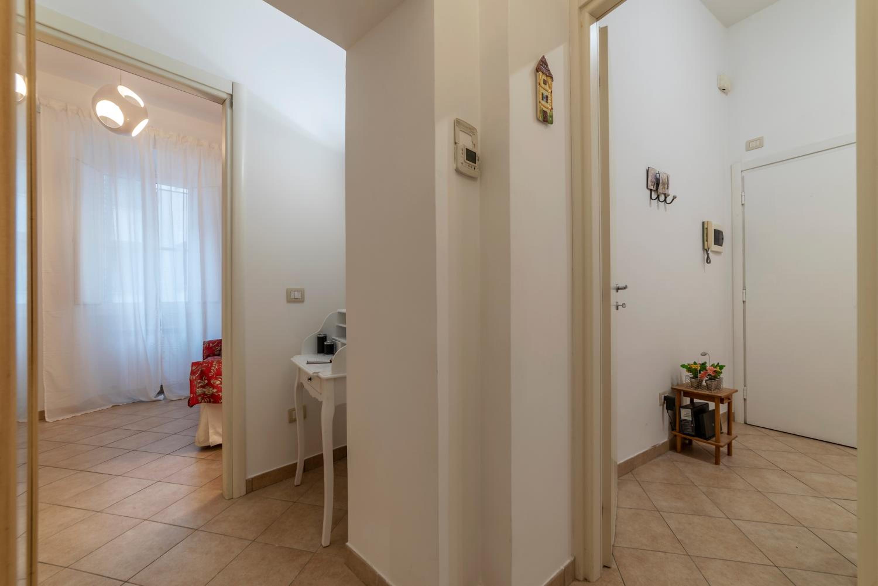 GuestHost - Villa Borghese & Villa Albani Apt — Rome photo 5