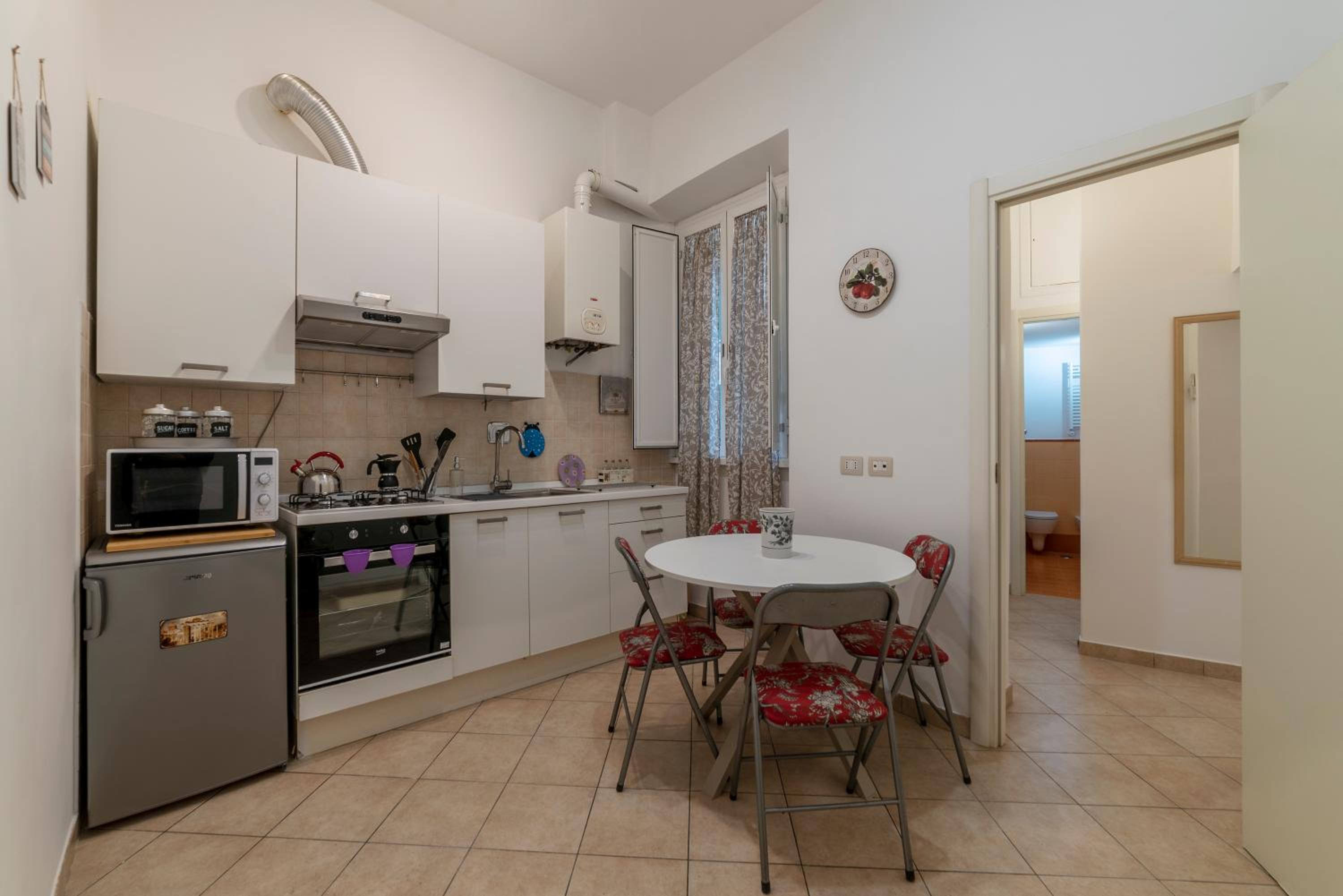 GuestHost - Villa Borghese & Villa Albani Apt — Rome photo 2