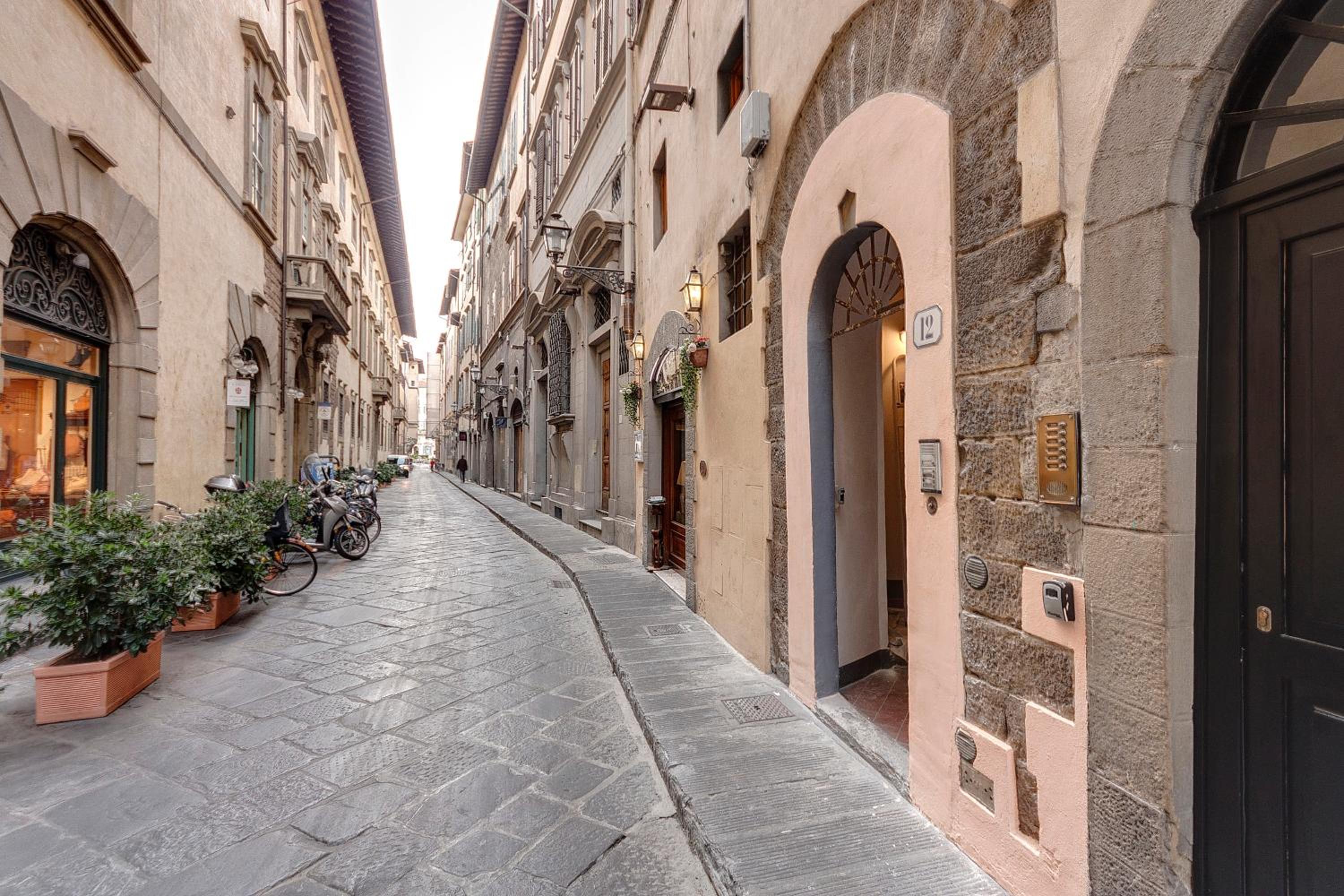 Parione 12