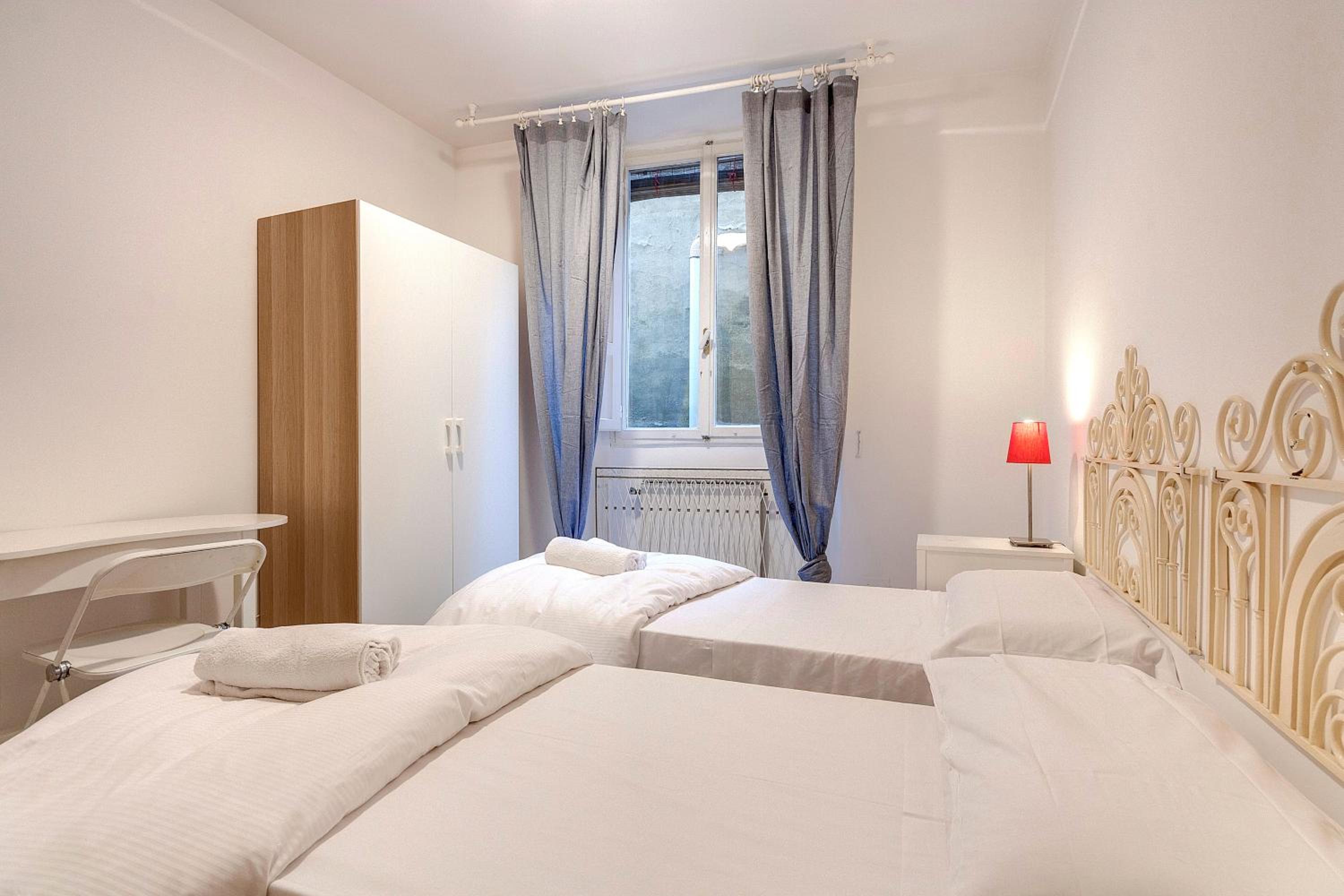 Parione 12