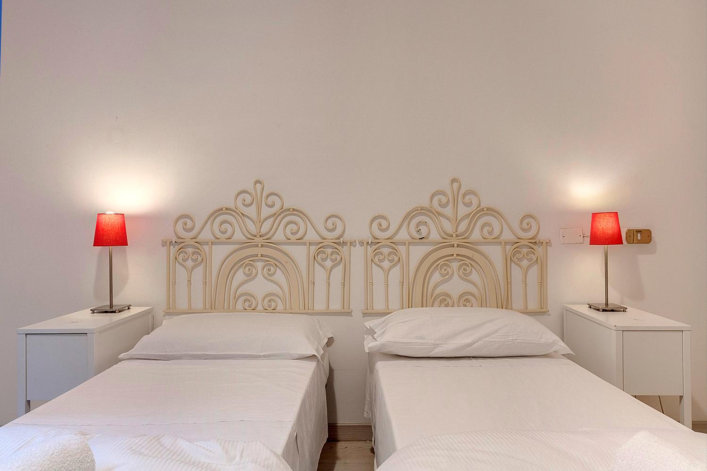 Parione 12