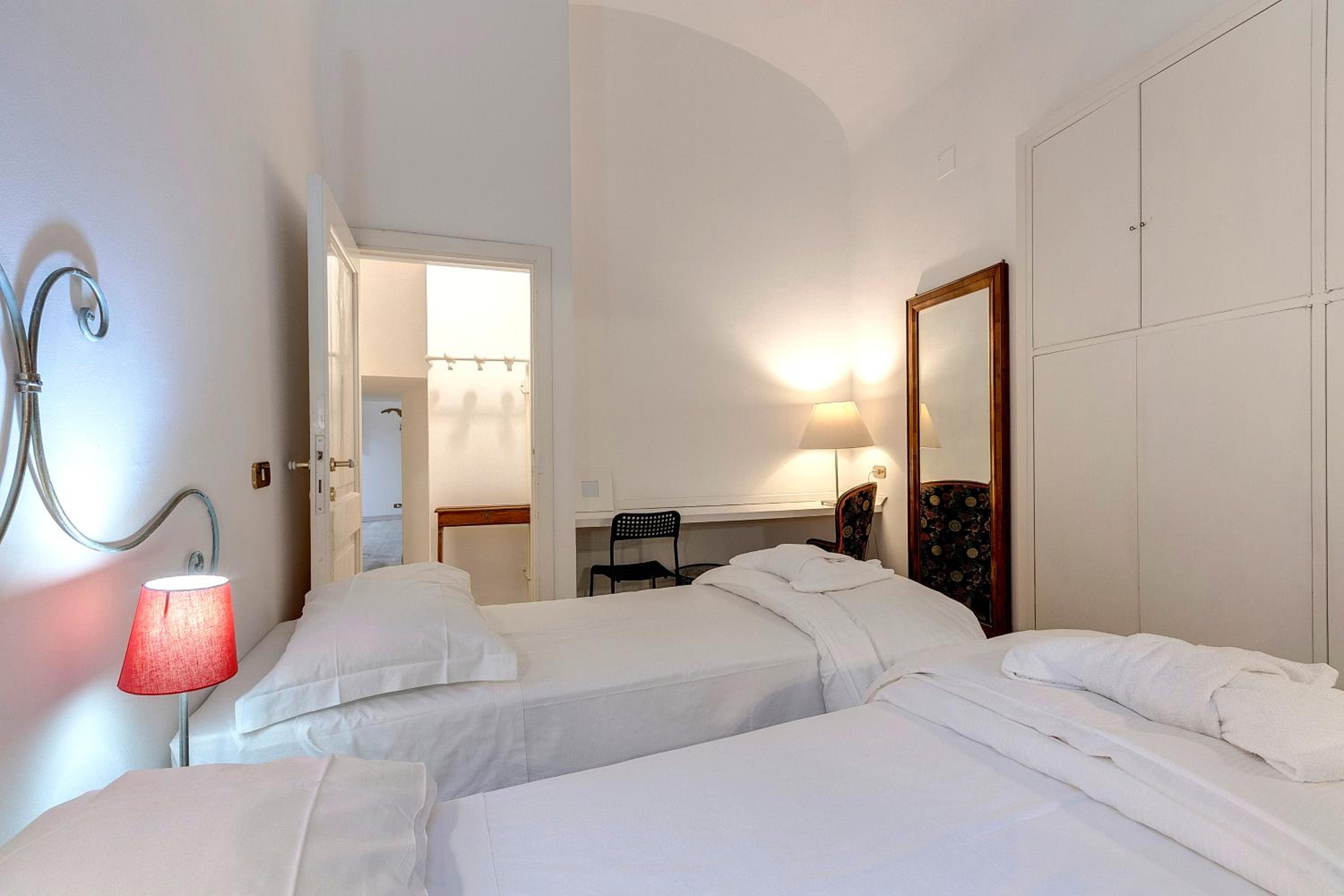 Parione 12