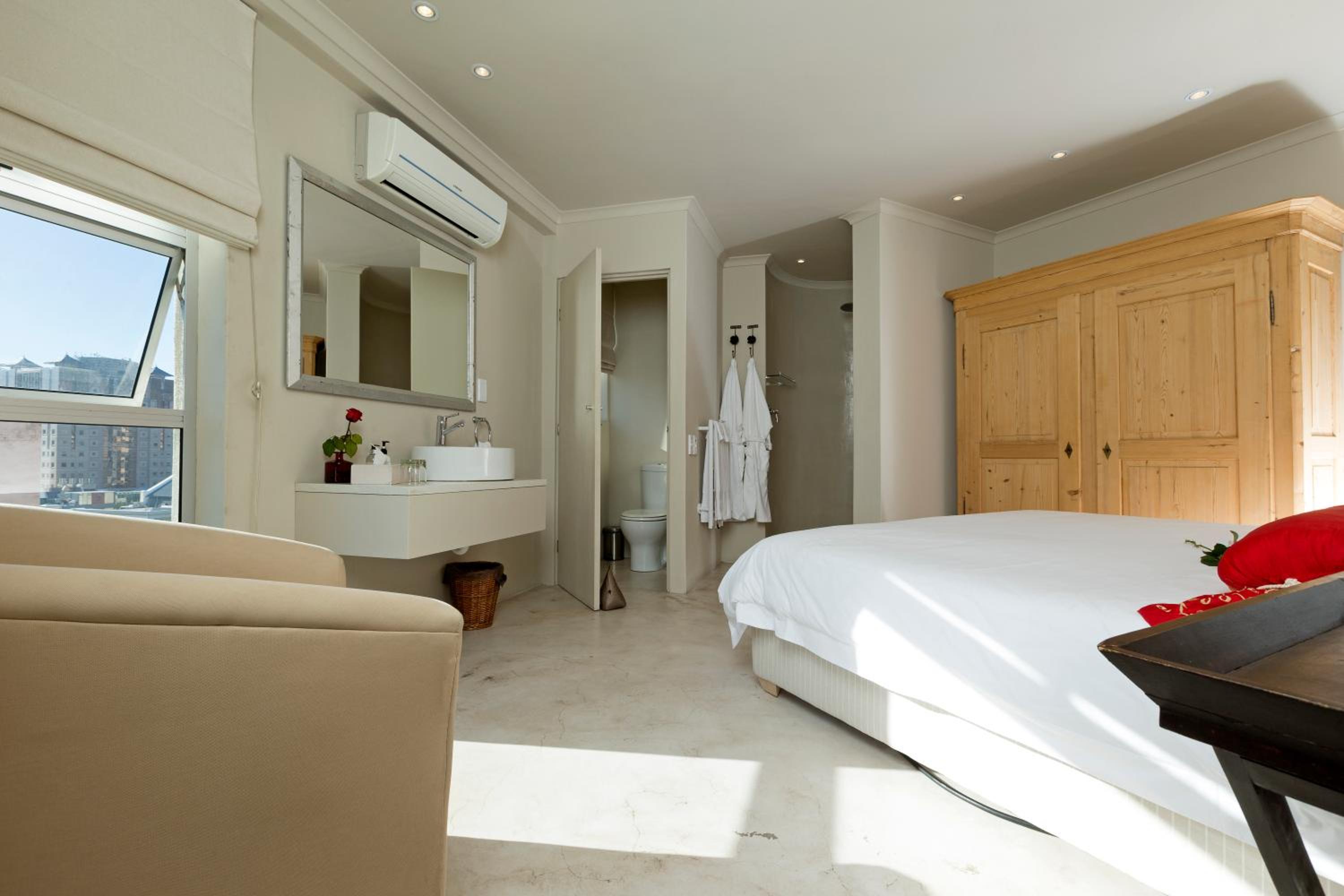 Rouge on Rose Boutique Hotel view 3