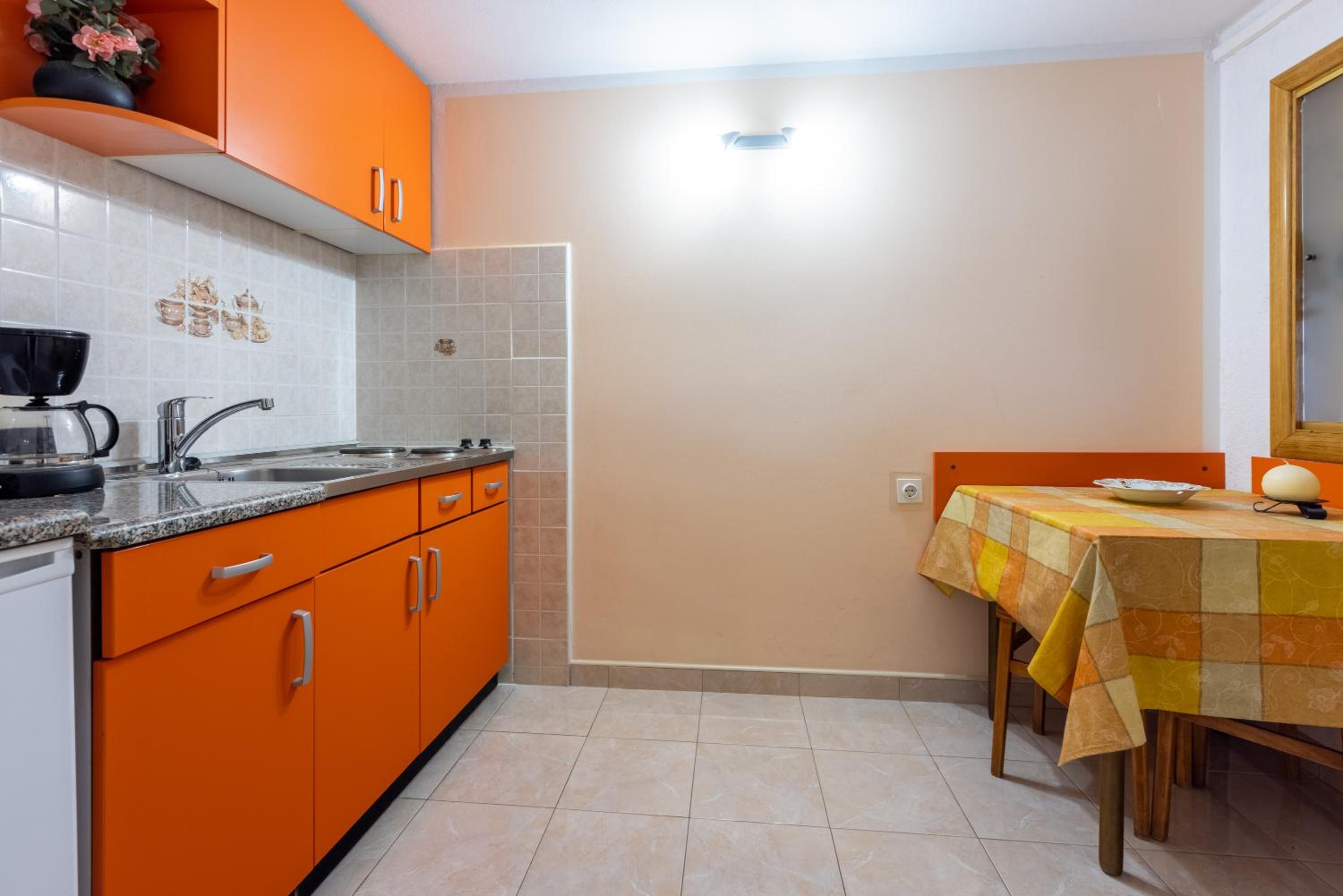 ELLEN Apartments 250m from the beach view 5