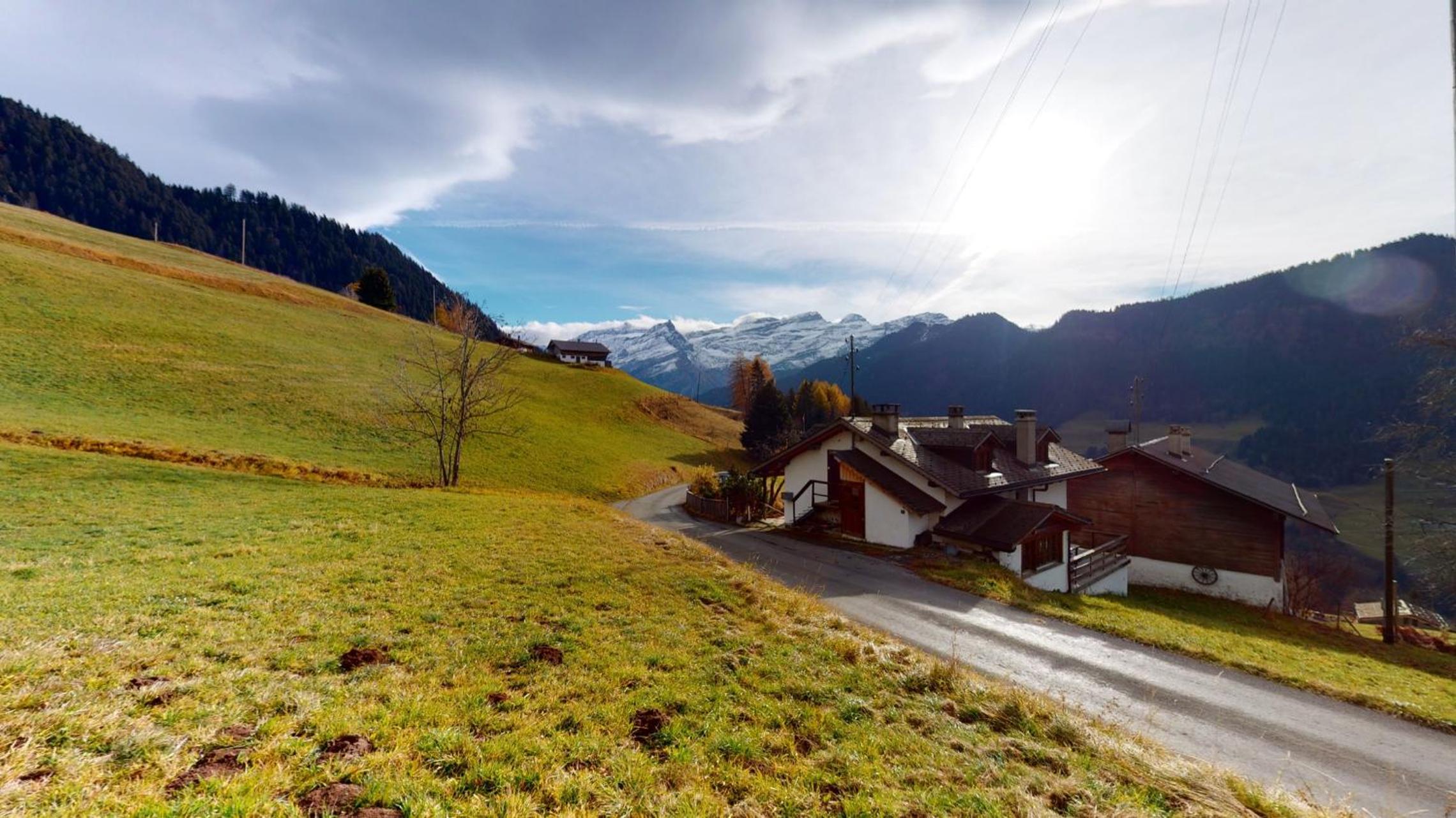 Les Hirondelles, cosy apartment with a magnificent view on the mountains