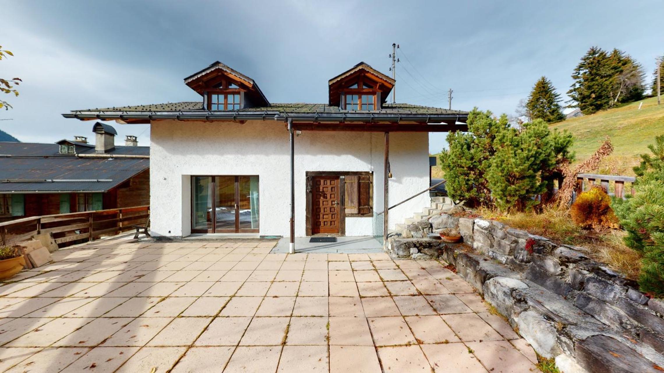 Les Hirondelles, cosy apartment with a magnificent view on the mountains
