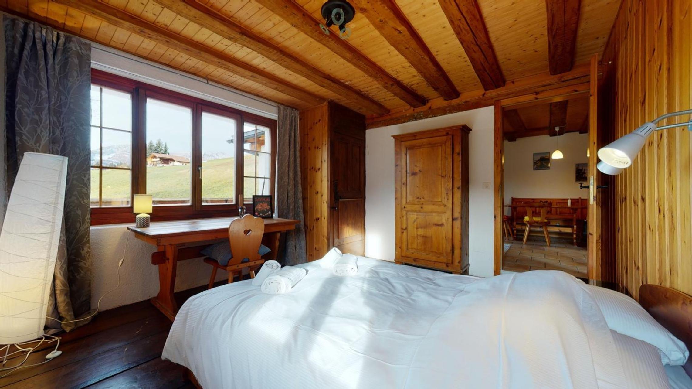 Les Hirondelles, cosy apartment with a magnificent view on the mountains