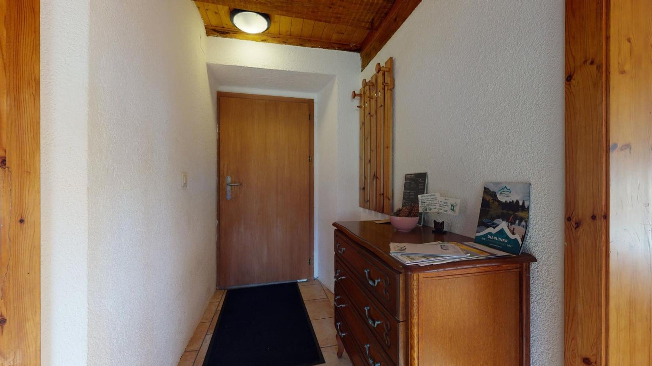 Les Hirondelles, cosy apartment with a magnificent view on the mountains