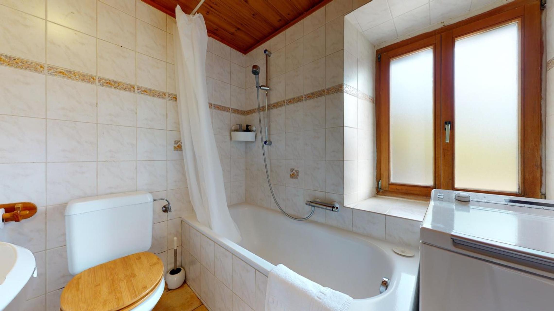 Les Hirondelles, cosy apartment with a magnificent view on the mountains