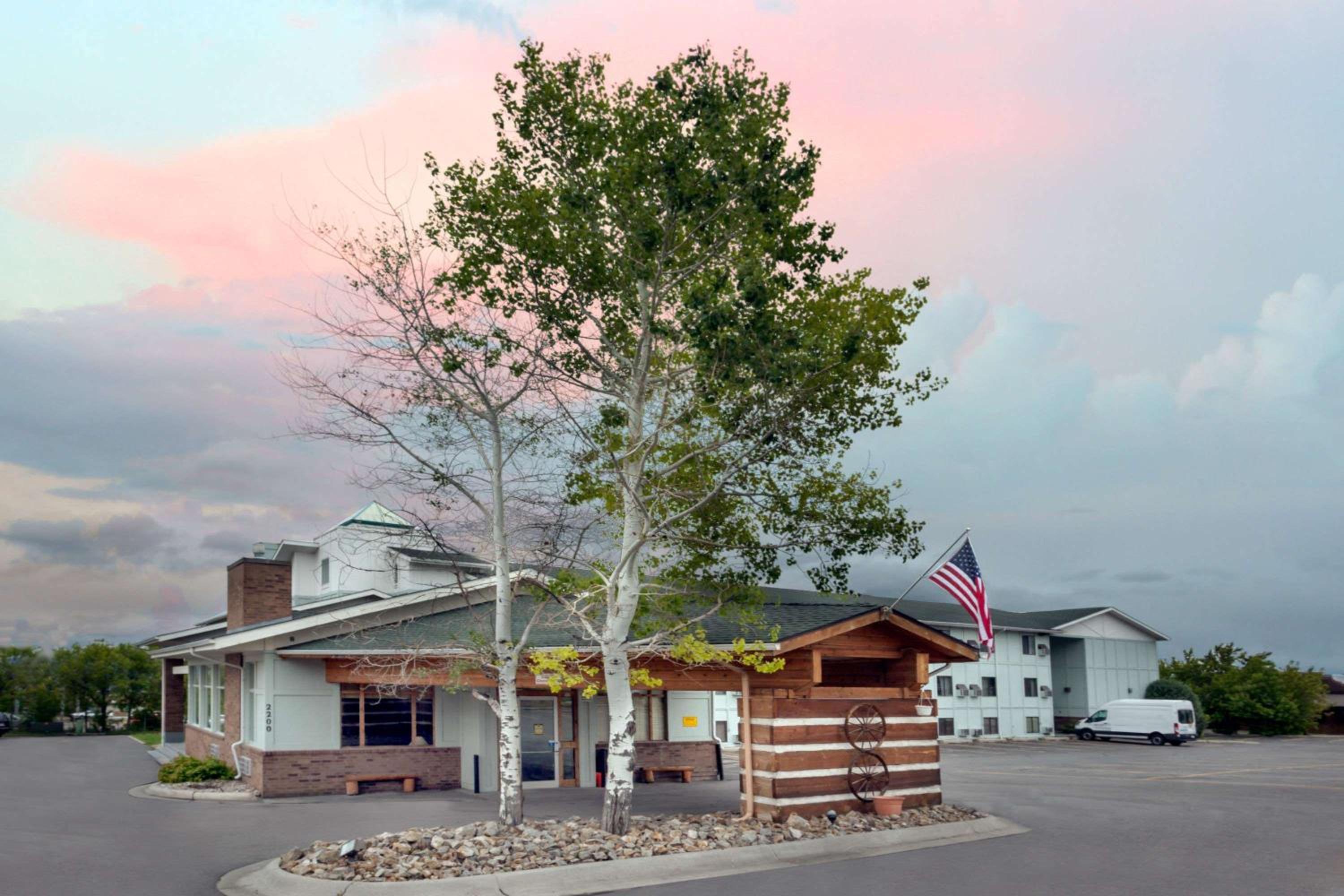 Super 8 by Wyndham Helena view 2