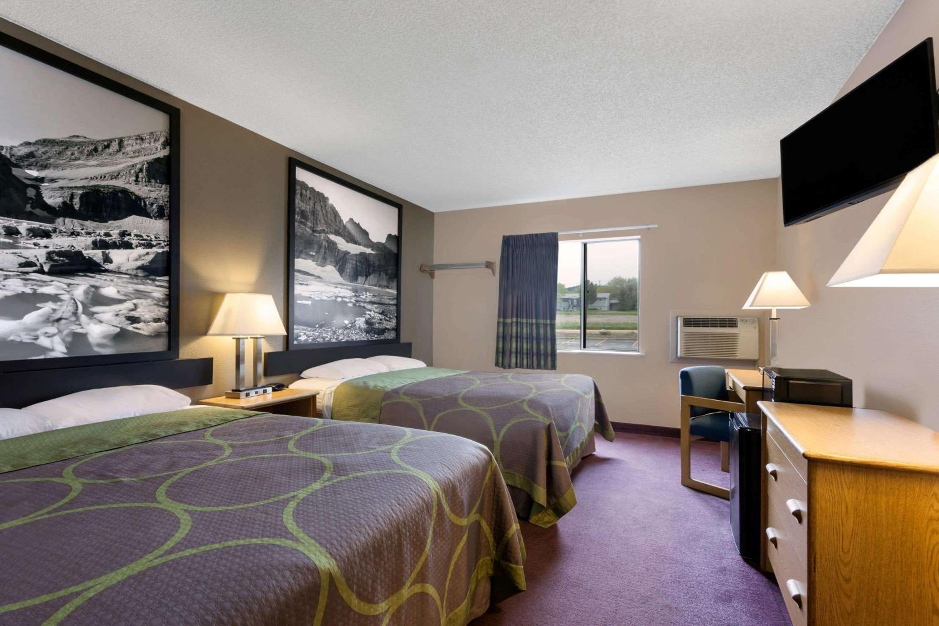 Super 8 by Wyndham Helena view 3