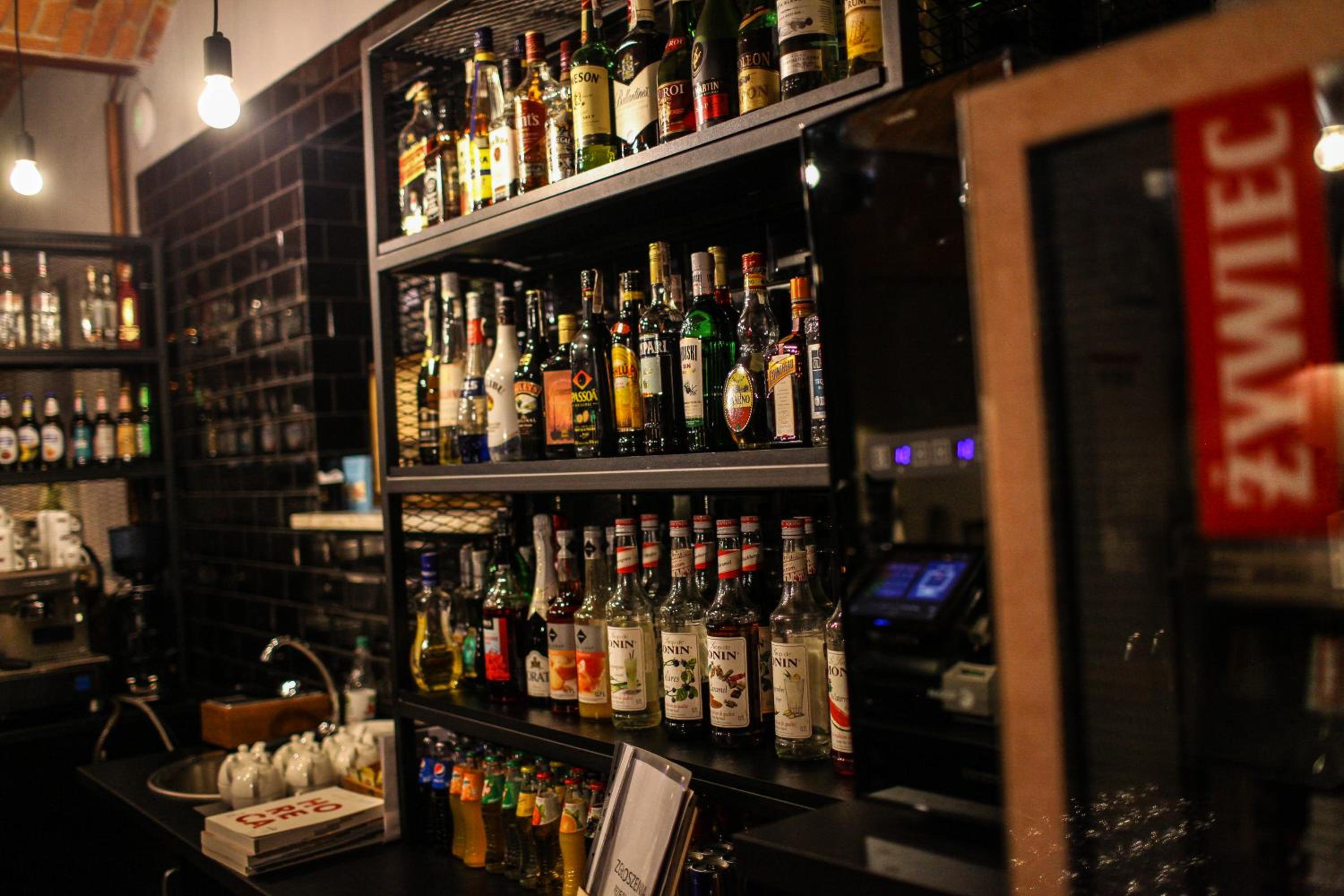 bar