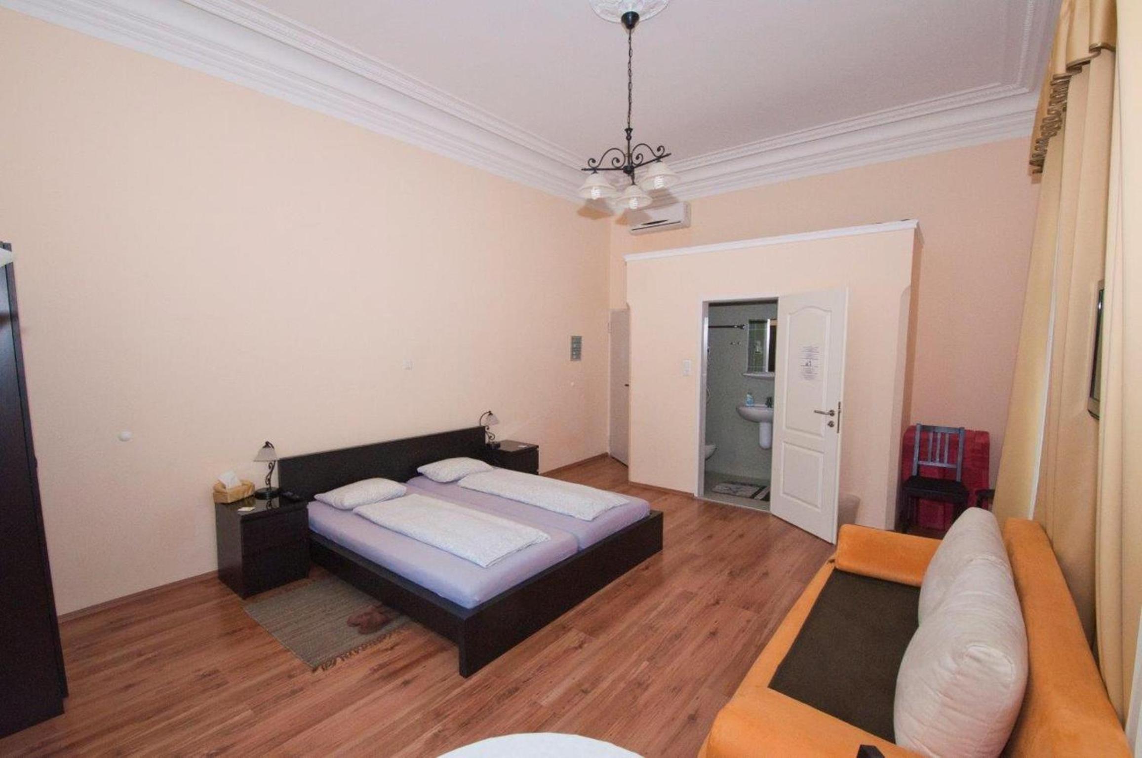 K+T Boardinghouse