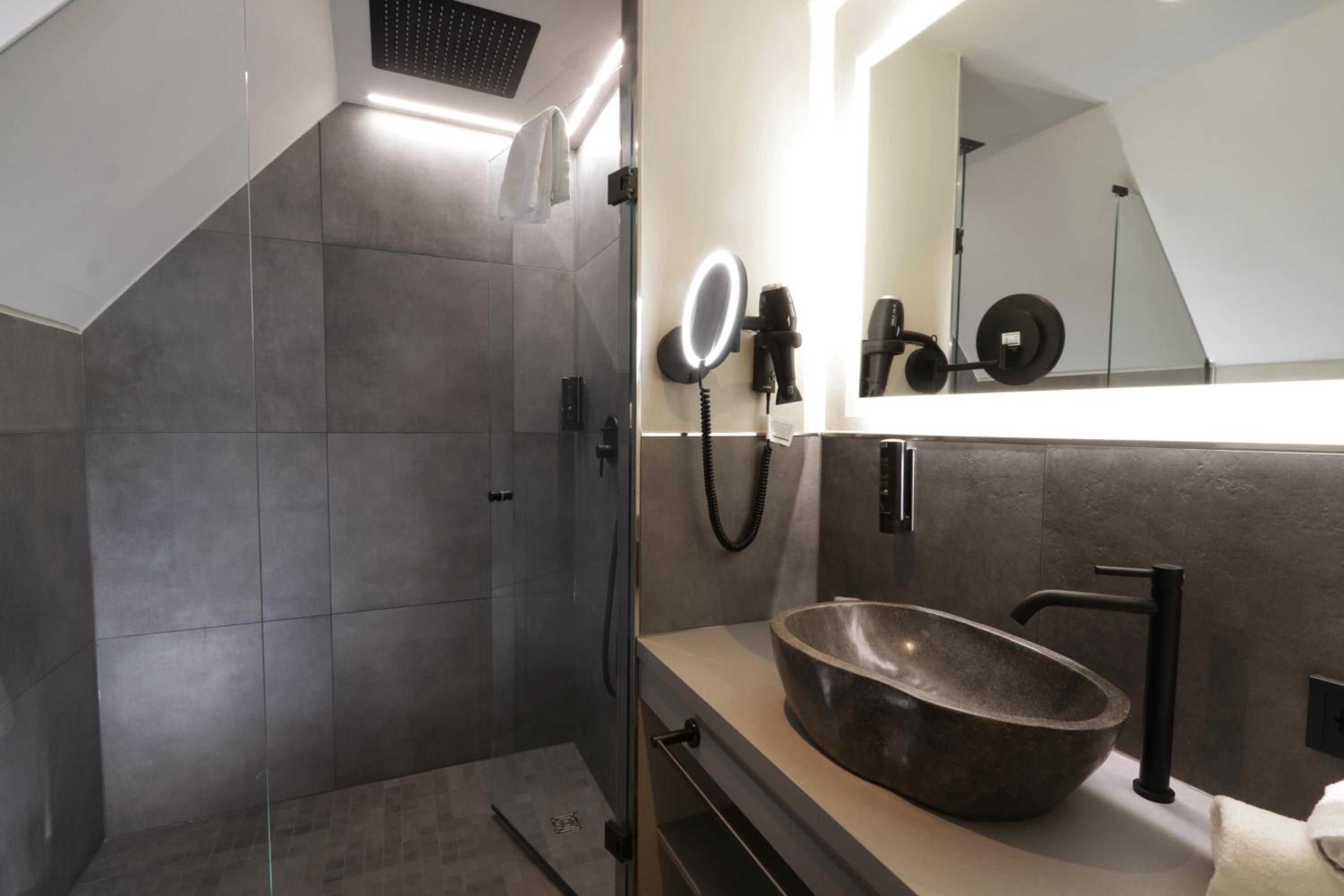 REINHARDTs HOTEL - Property Image 32