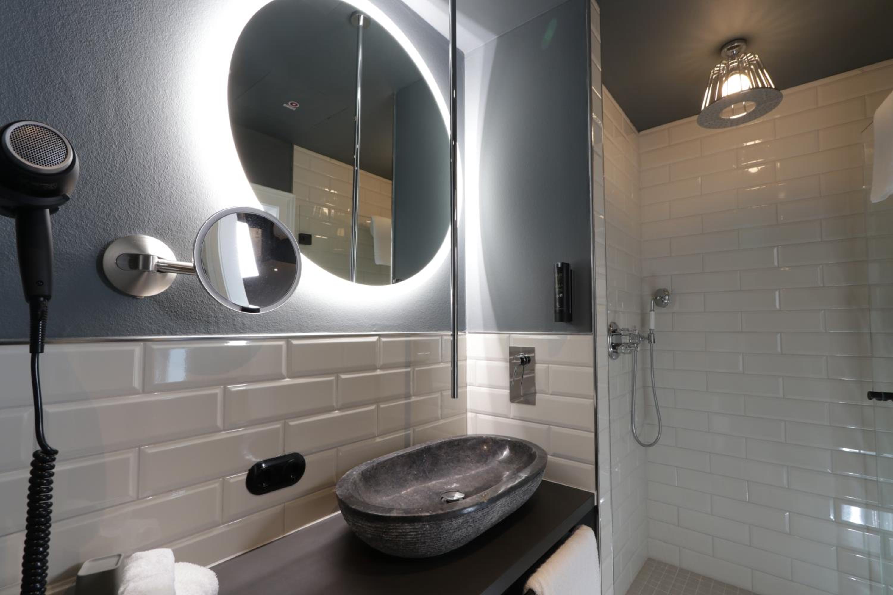 REINHARDTs HOTEL - Property Image 28