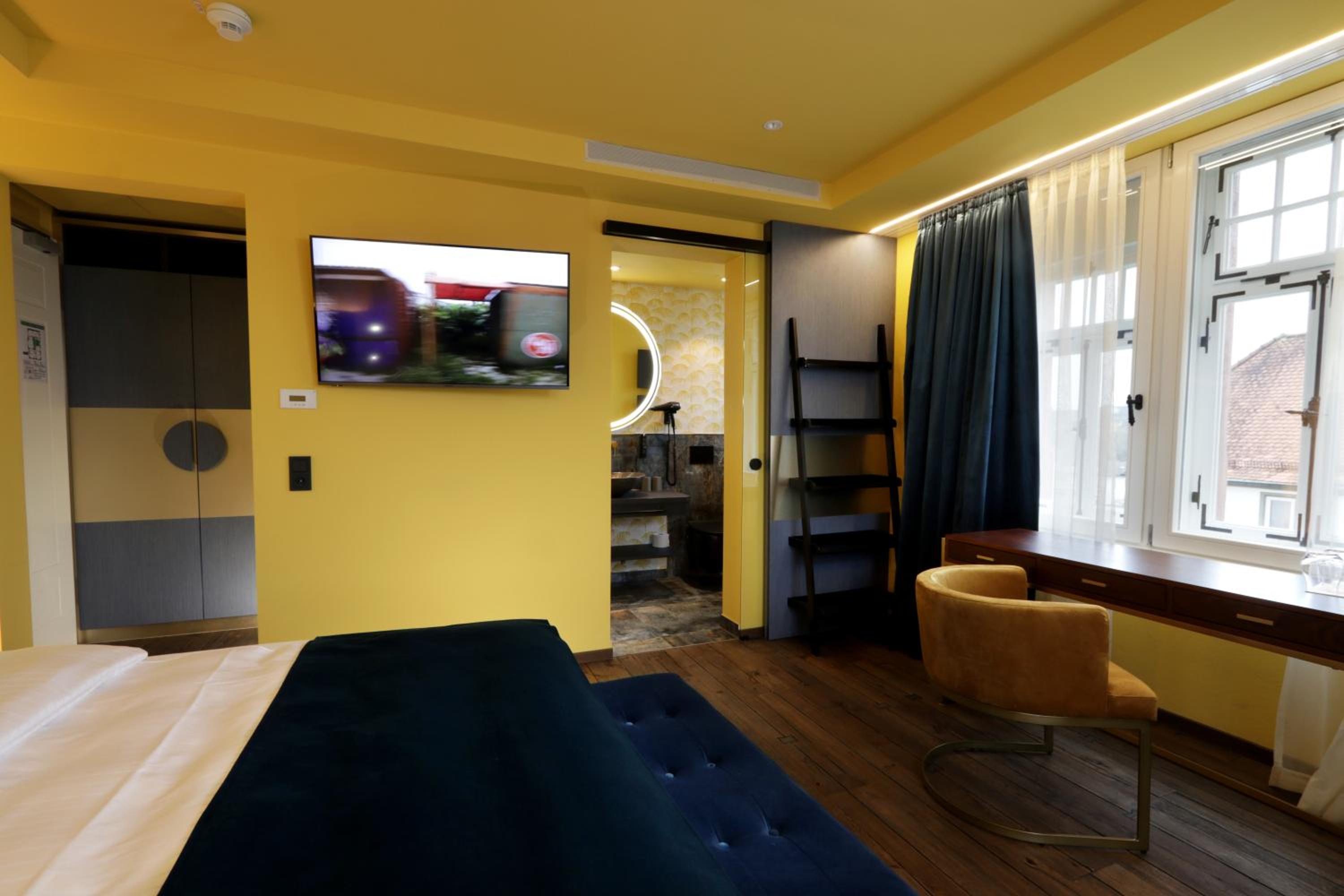 REINHARDTs HOTEL - Property Image 14
