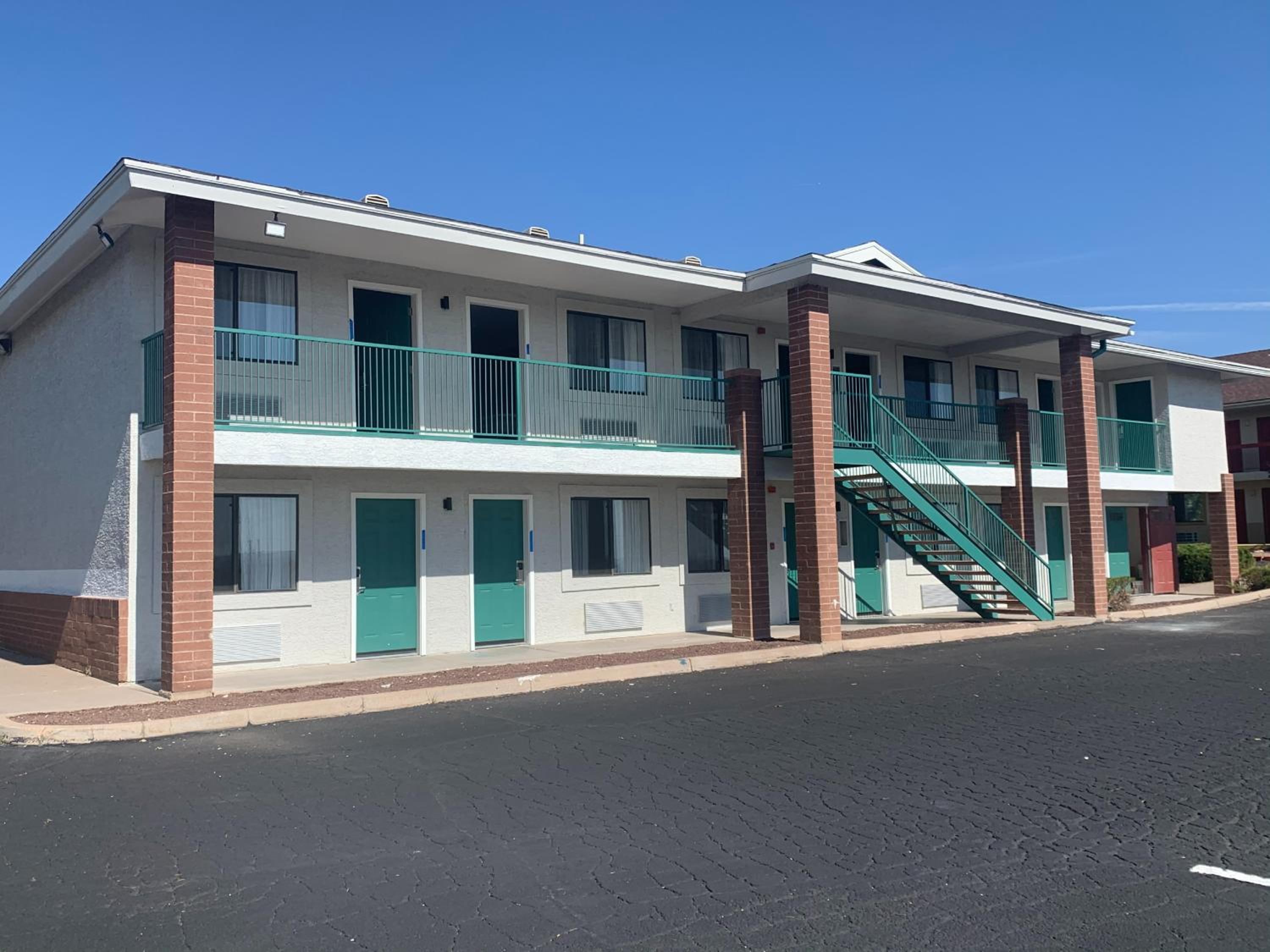 Holbrook Vacations - GreenTree Inn of Holbrook, AZ - Property Image 2