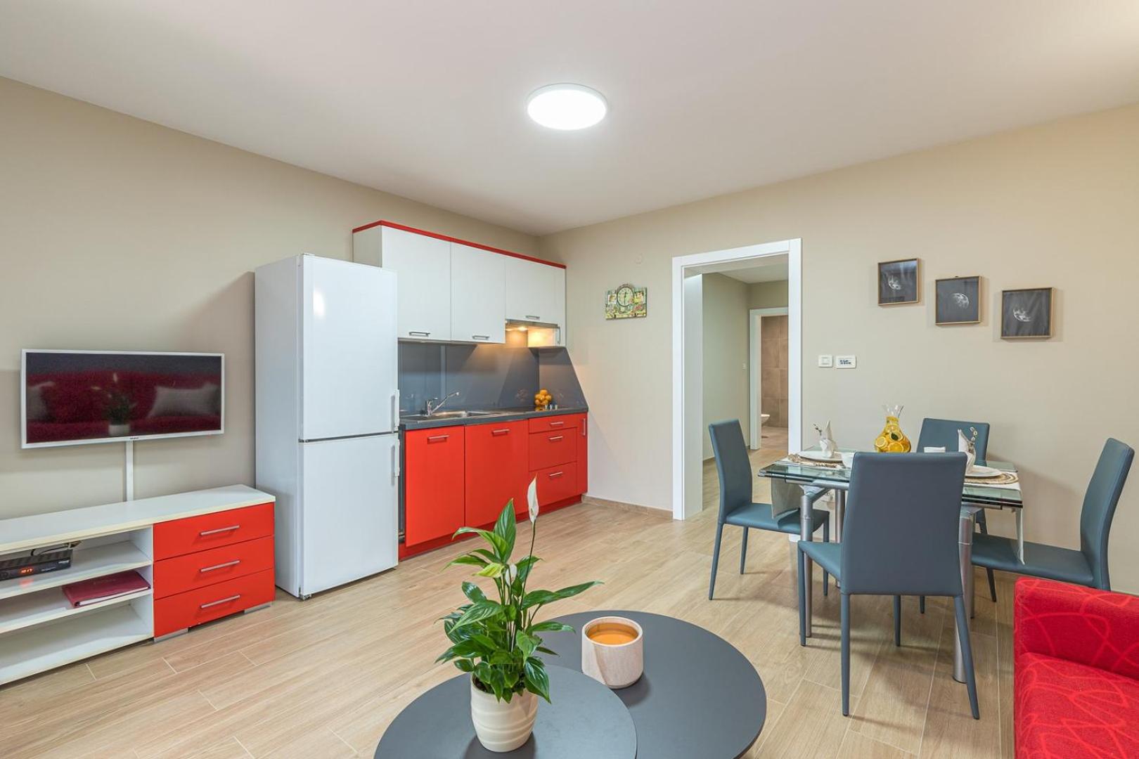 Apartment Complex Irena with Pool - Property Image 22