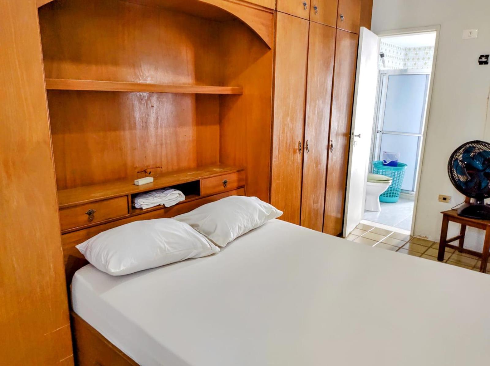 Apartamento amplo a 700 metros da praia view 2