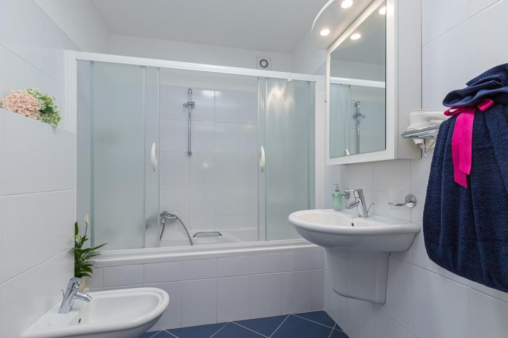 Apartment Complex Irena with Pool - Property Image 11