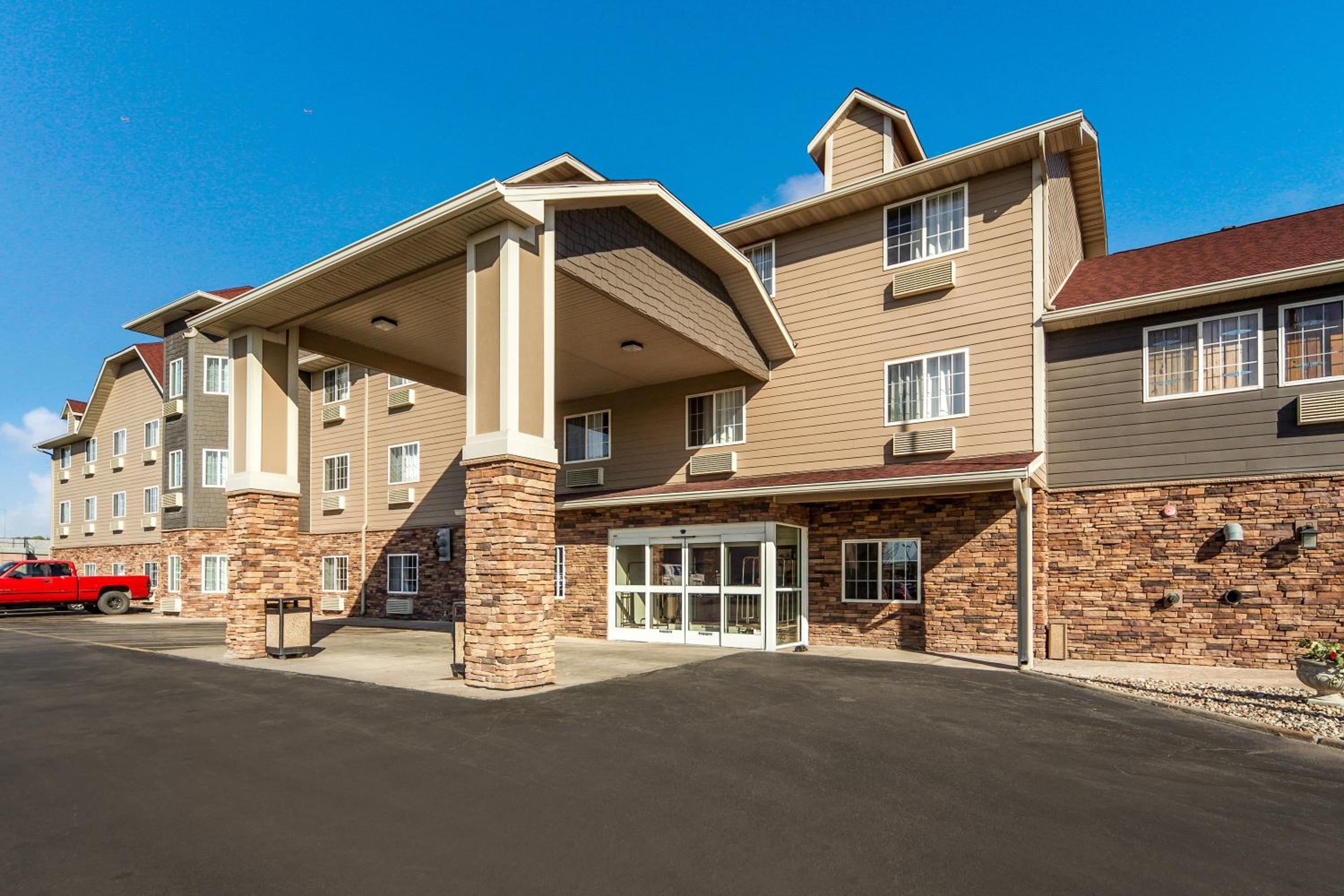 Hotel Red Roof Inn & Suites Omaha - Council Bluffs