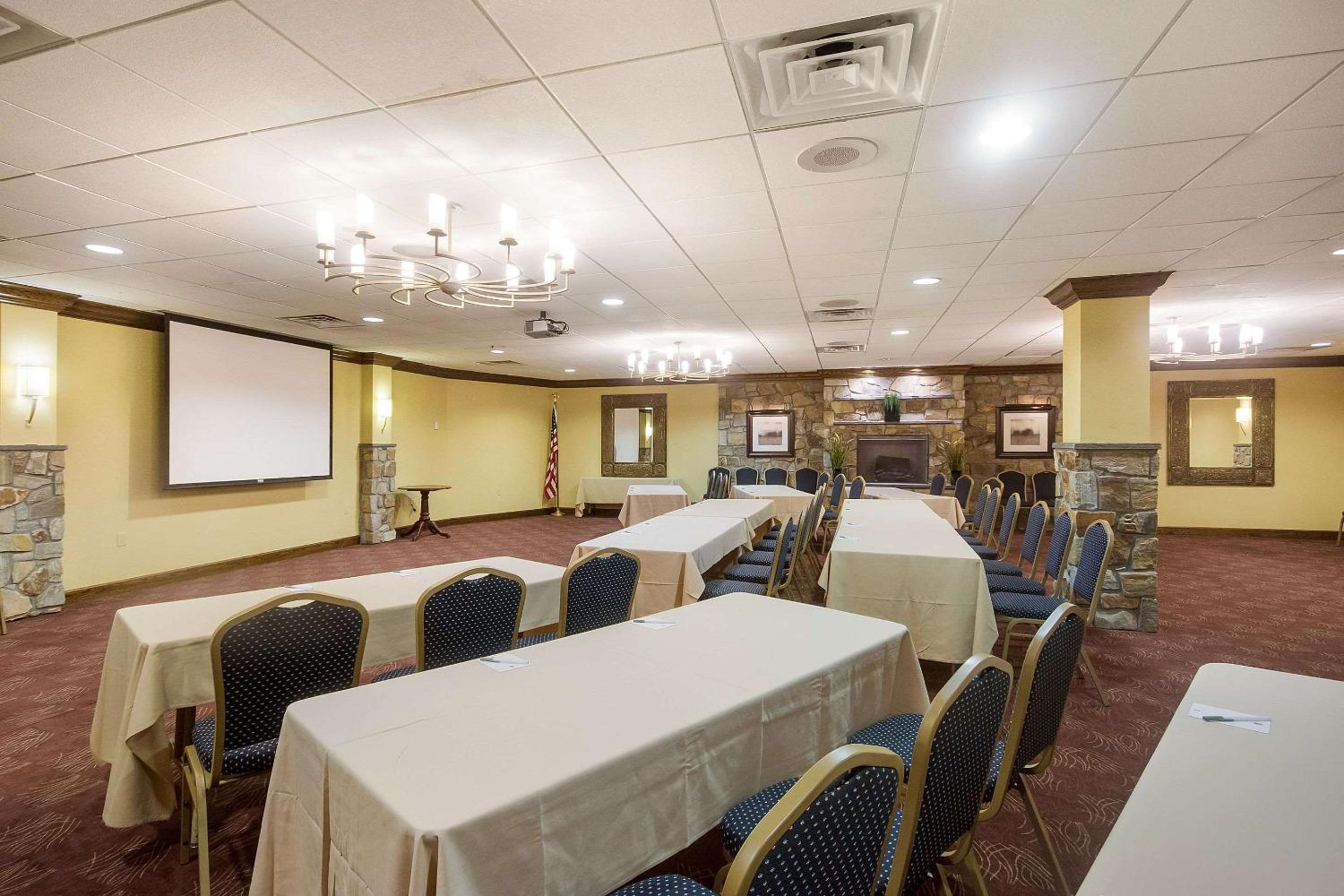 Philadelphia Vacations - Exton Hotel and Conference Center - Property Image 5