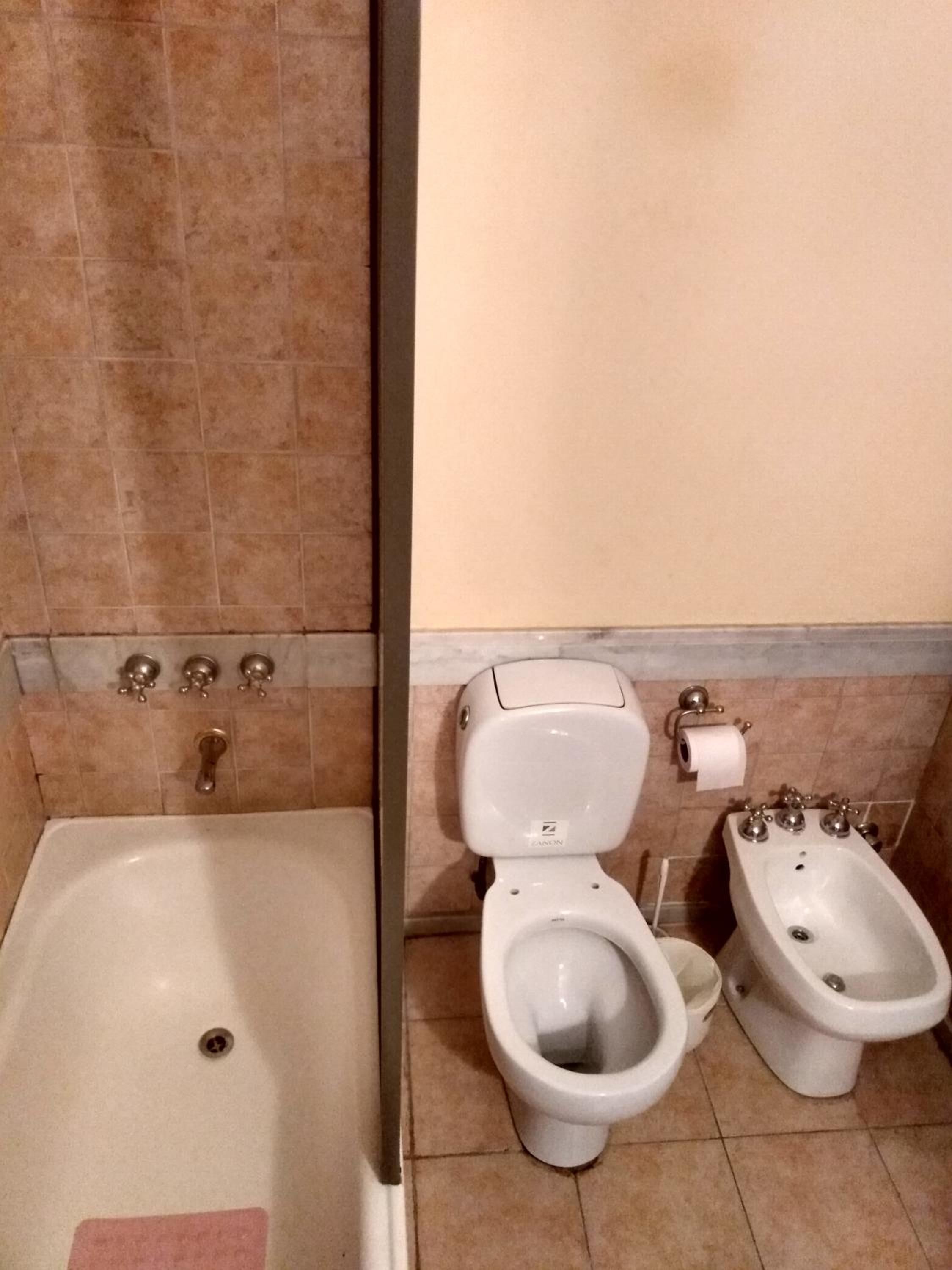 -Excelente departamento, a metros del Shopping Paso del Paraná, vista al río Paraná, cochera techada privada - silencio - ideal para descansar - barrio res