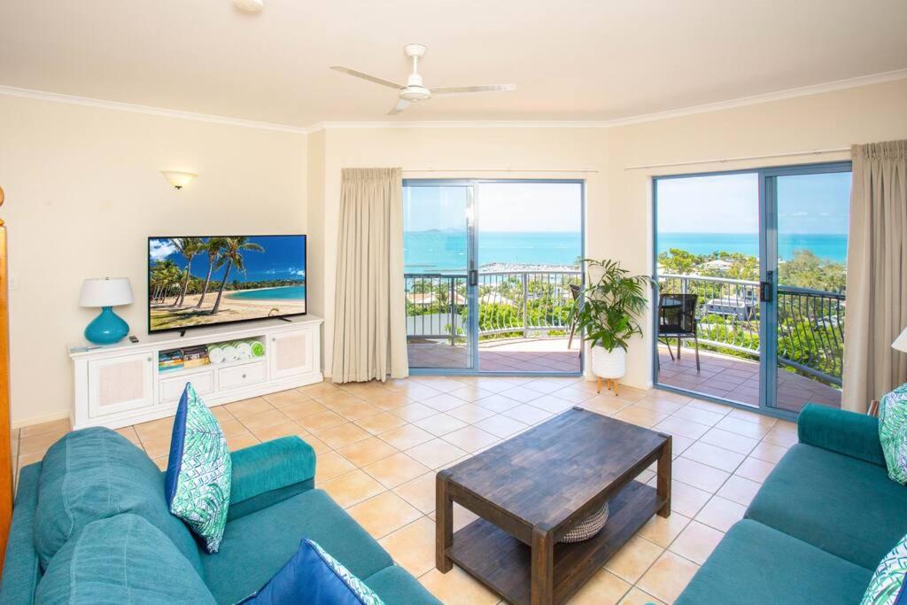 STAR VIEW 9, POOL, WIFI, SLEEP 4, BEST VIEWS IN AIRLIE