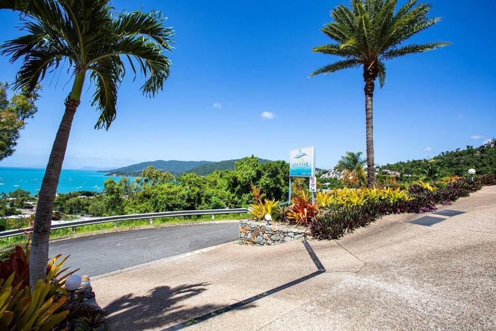 STAR VIEW 9, POOL, WIFI, SLEEP 4, BEST VIEWS IN AIRLIE