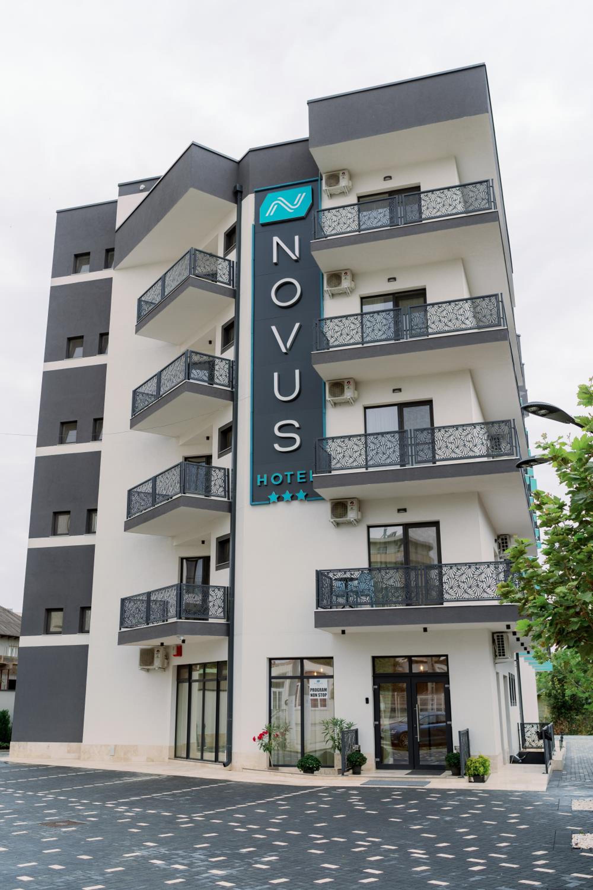 Hotel NOVUS Hotel - Image 1