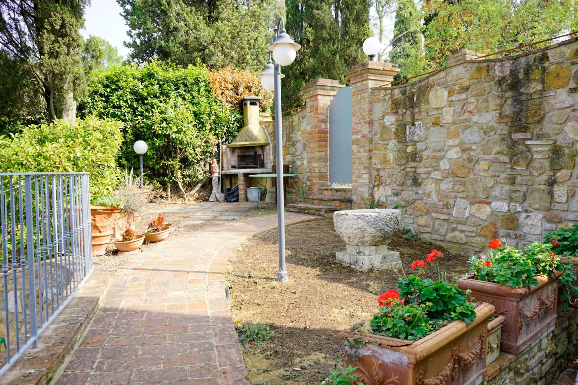 Antica Pietra holiday house with pool