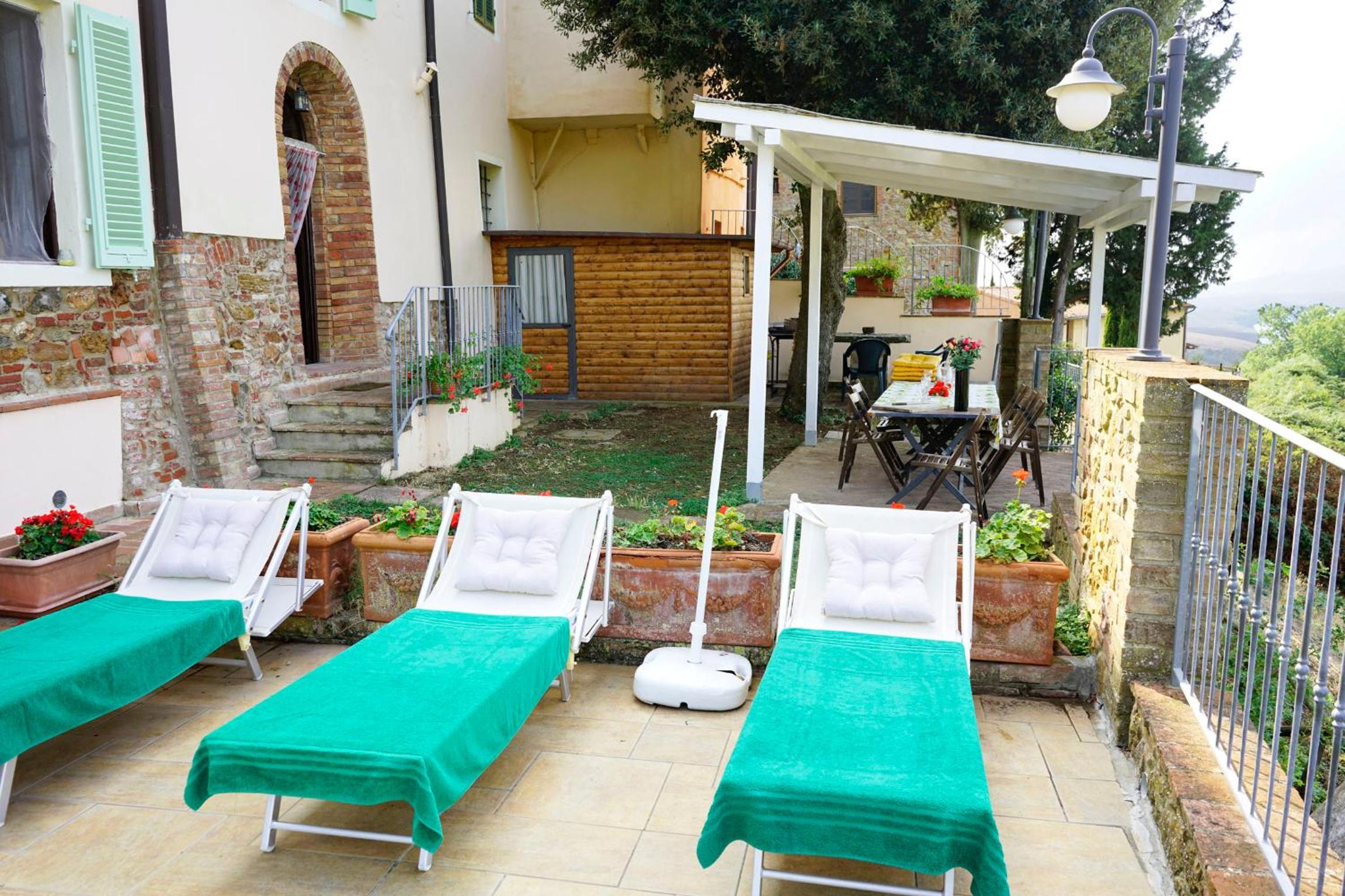 Antica Pietra holiday house with pool