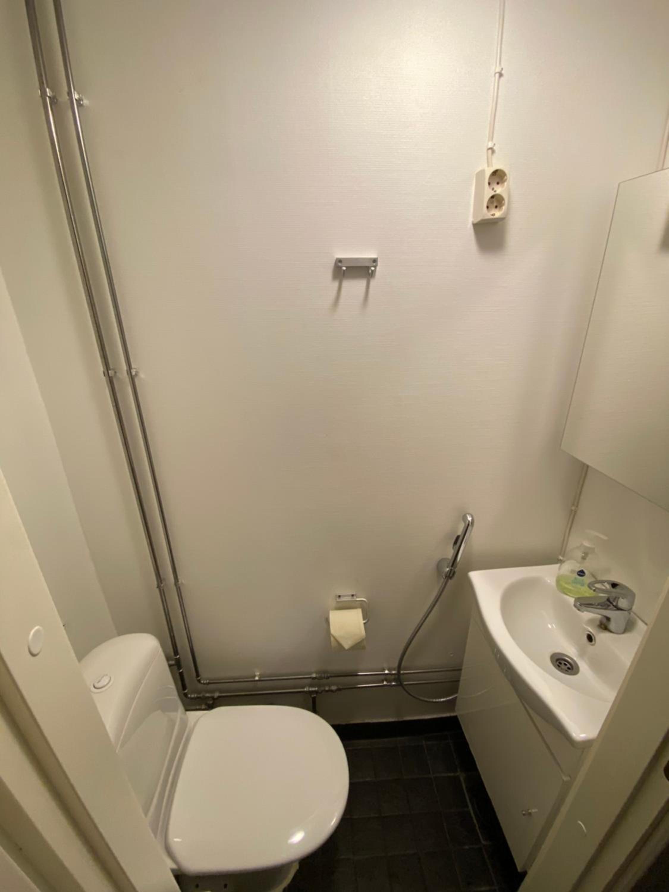 Santat en Rovaniemi — bathroom